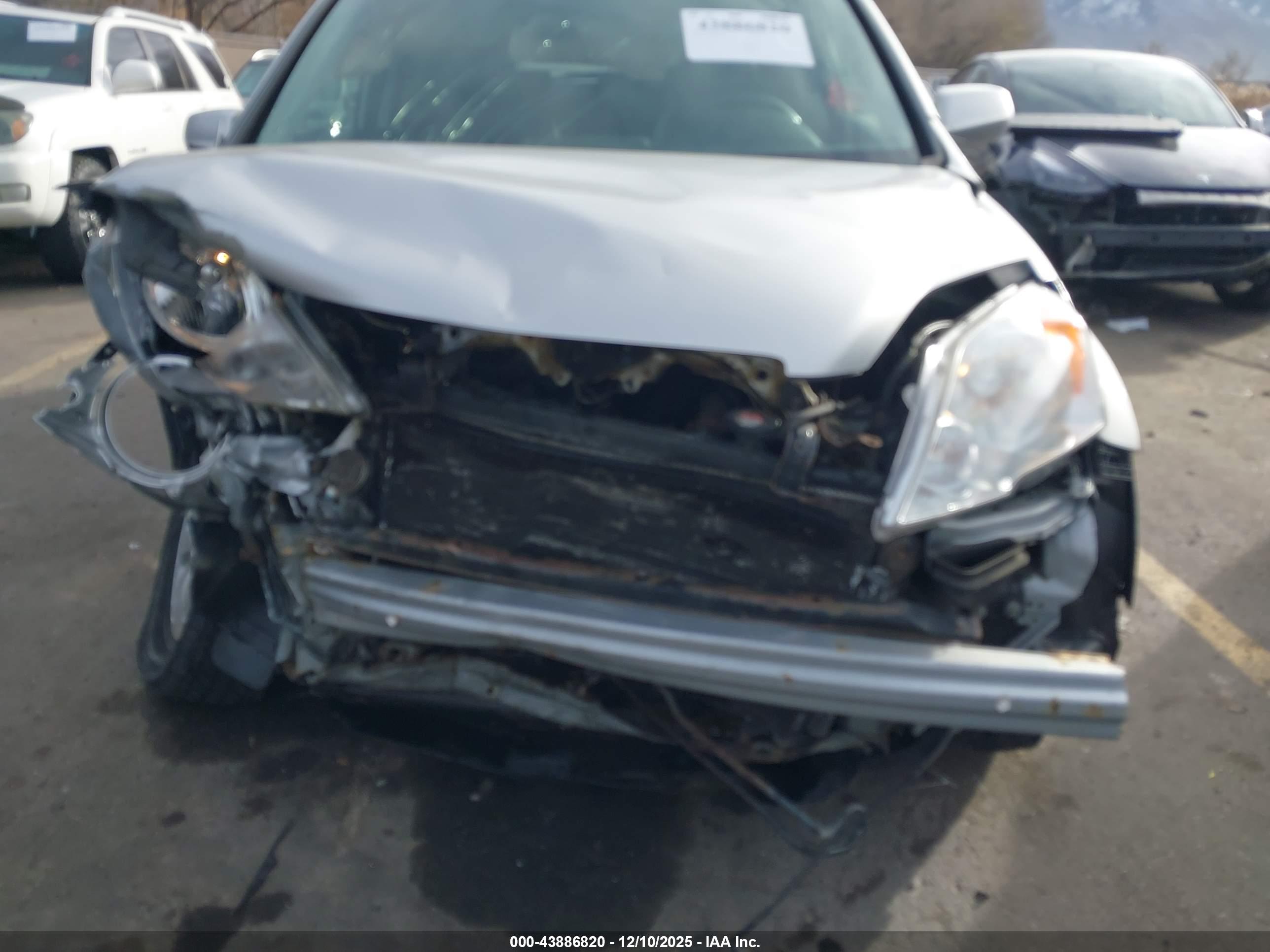 HONDA CR-V image 6