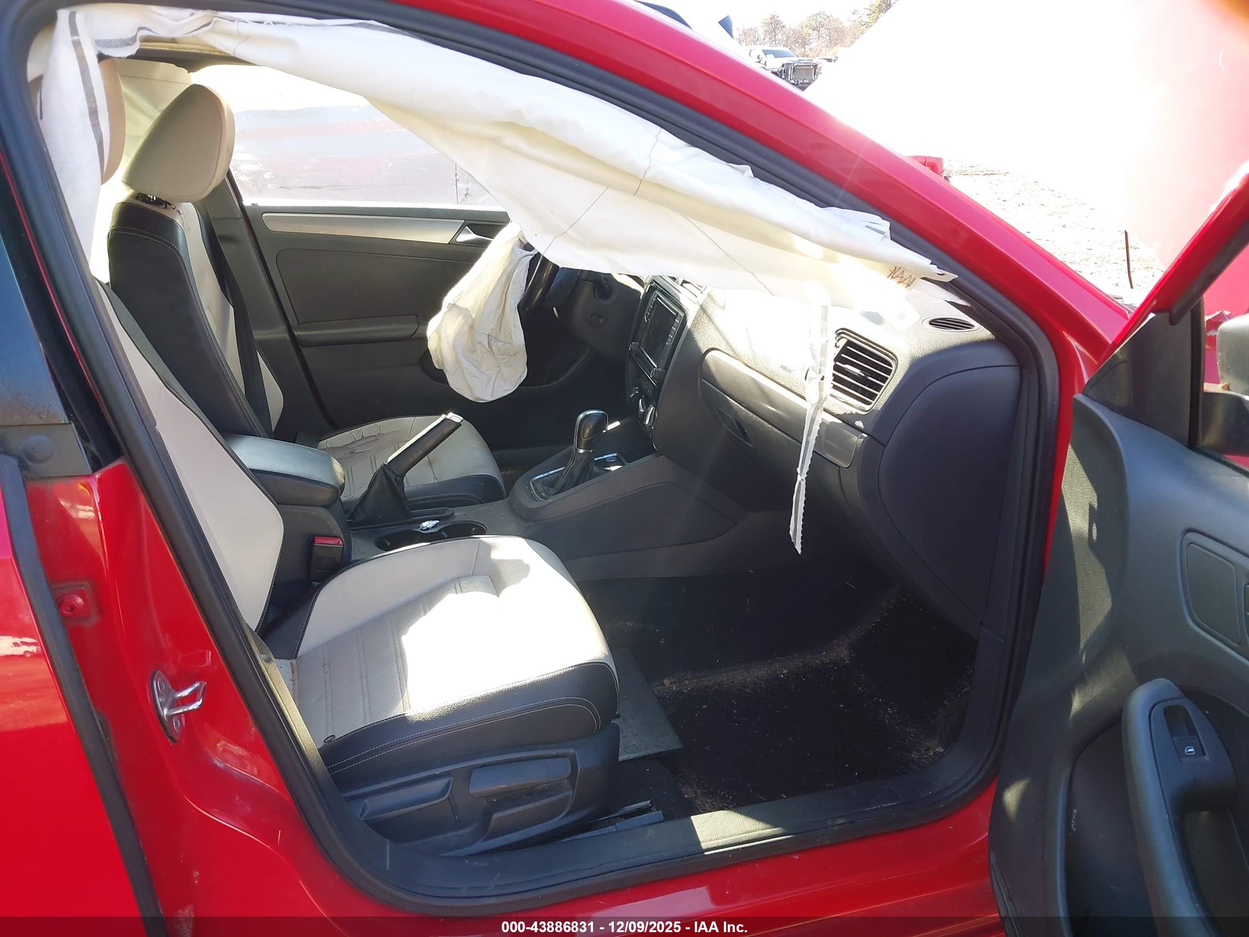VOLKSWAGEN JETTA image 5