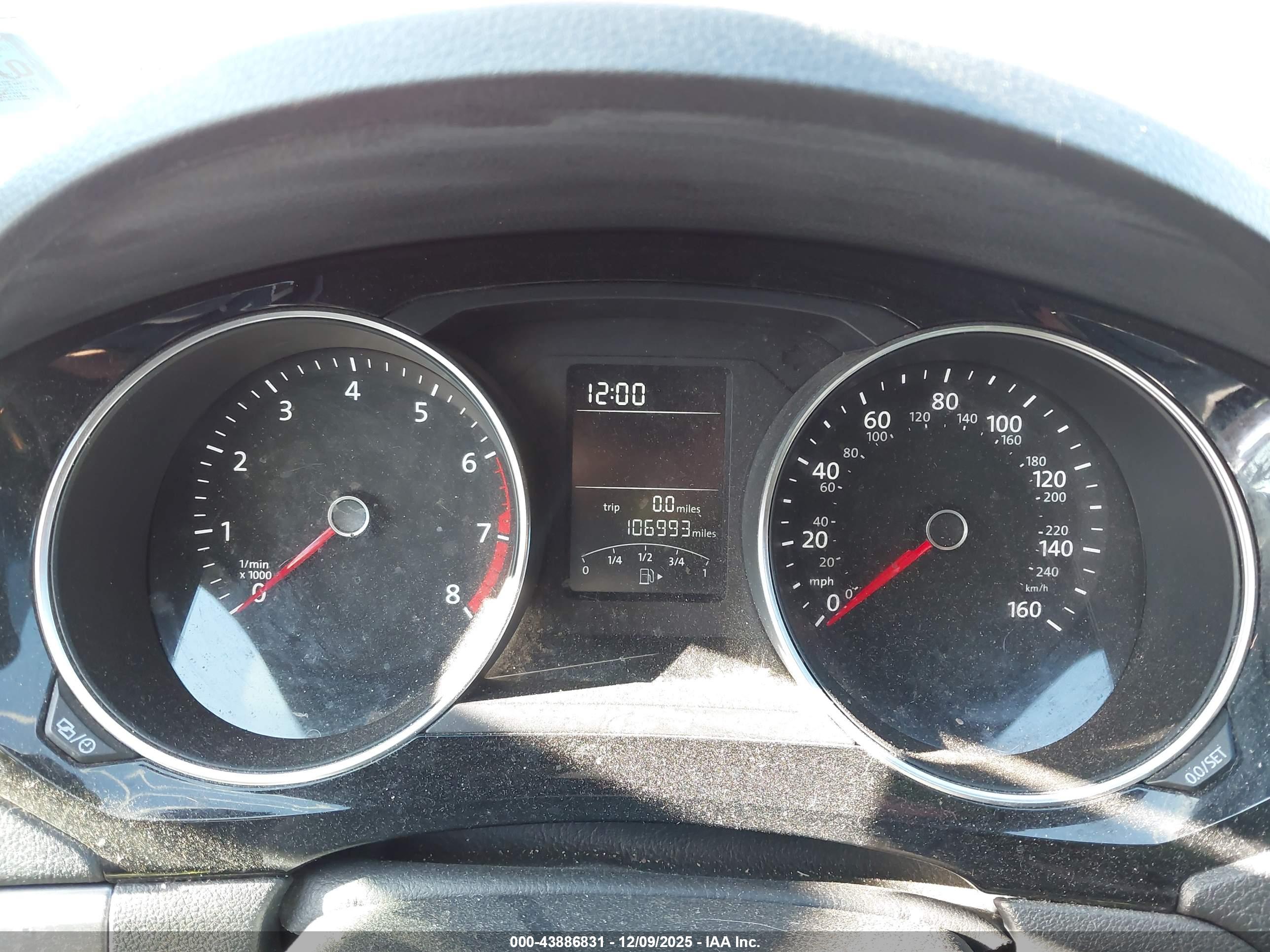 VOLKSWAGEN JETTA image 7