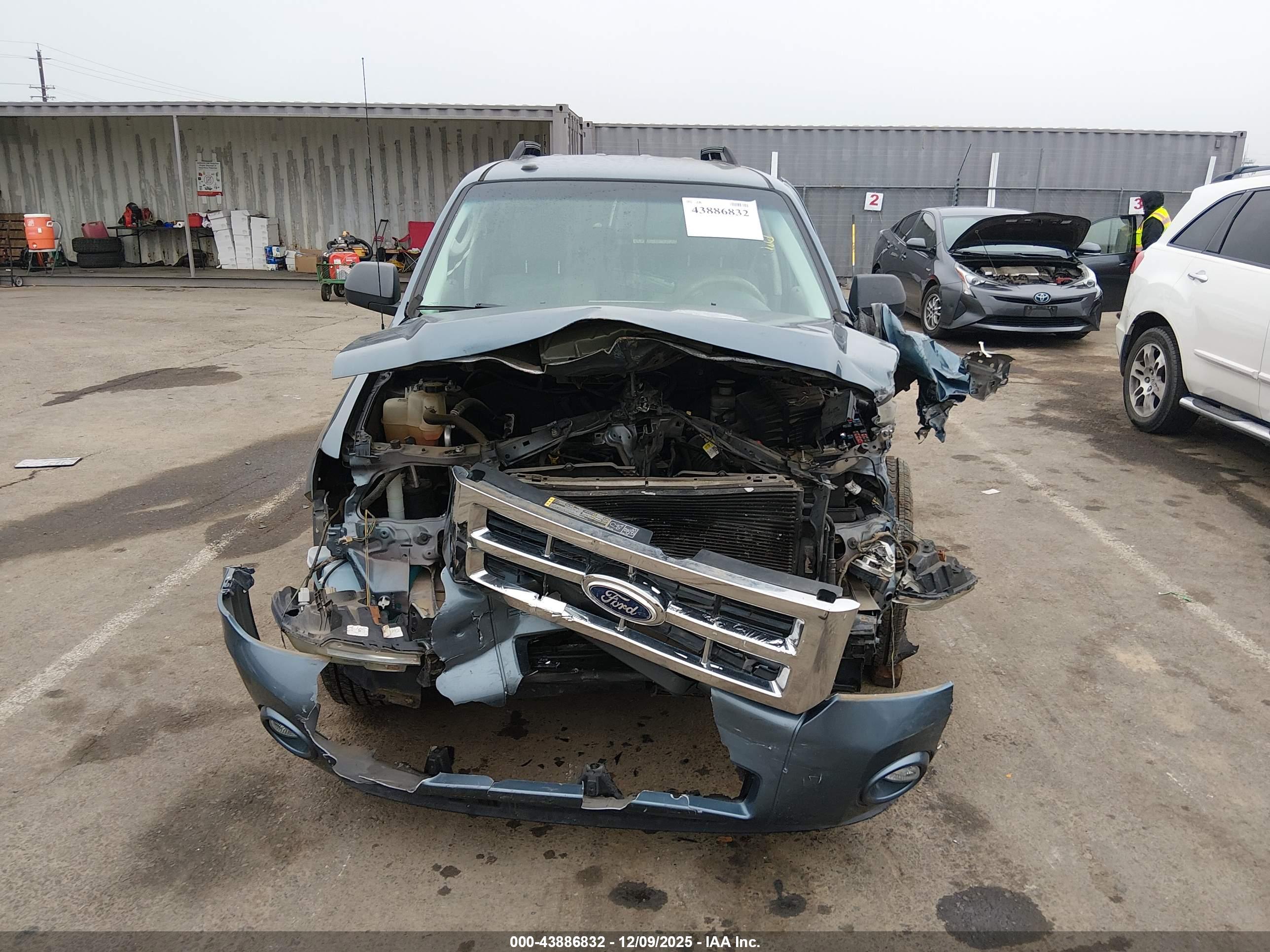 FORD ESCAPE image 6