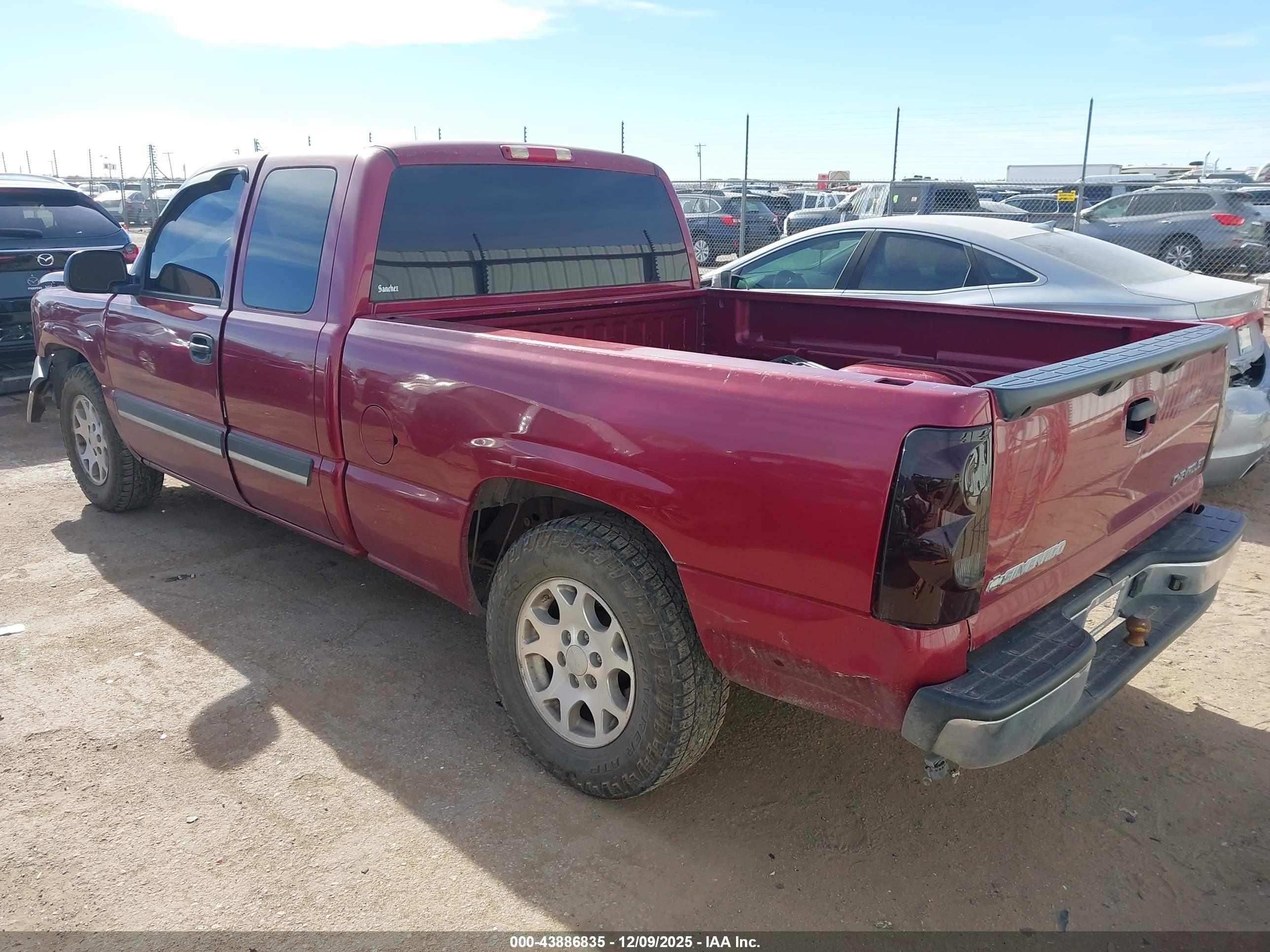 CHEVROLET SILVERADO image 3