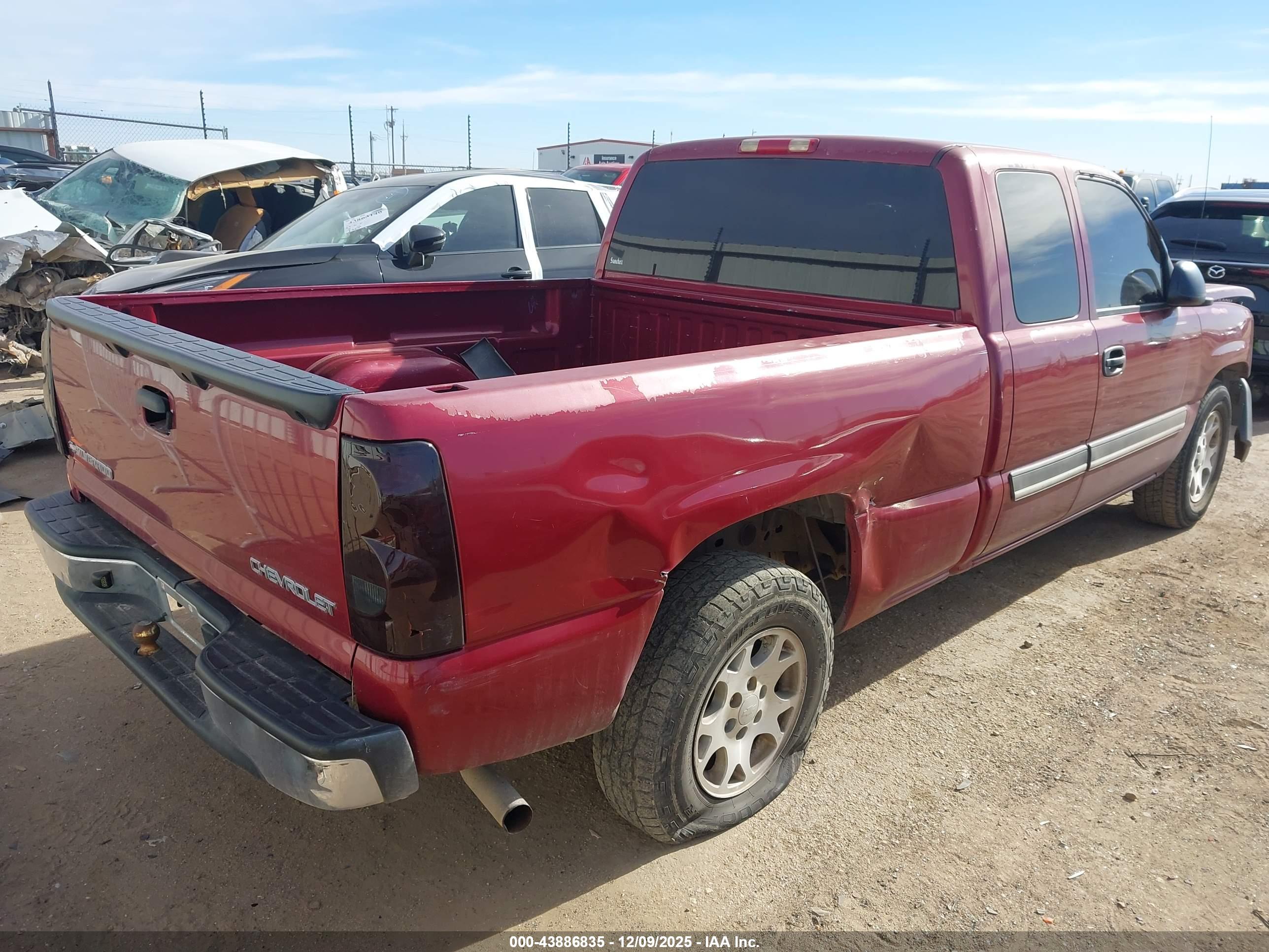 CHEVROLET SILVERADO image 4