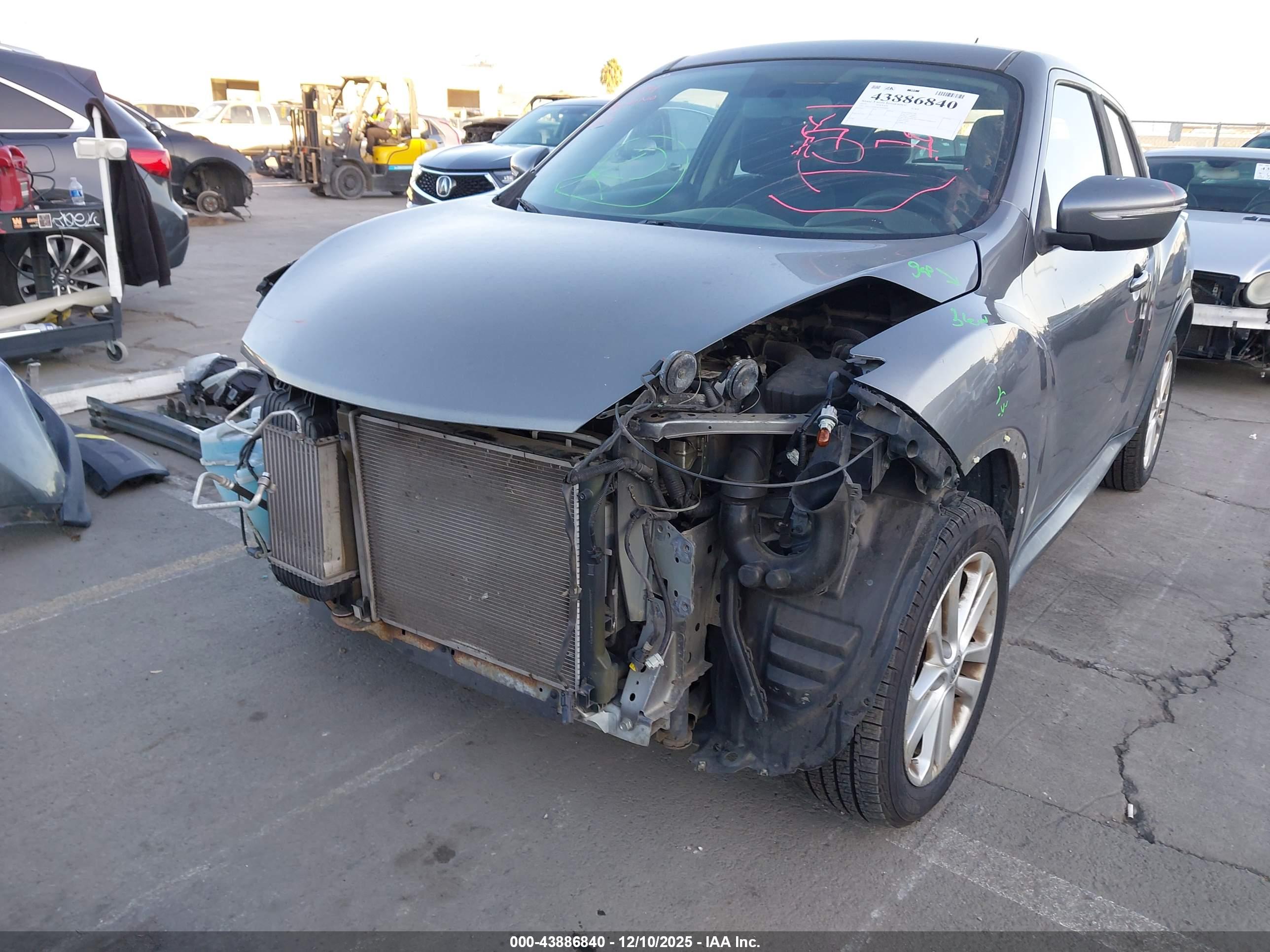 NISSAN JUKE image 6