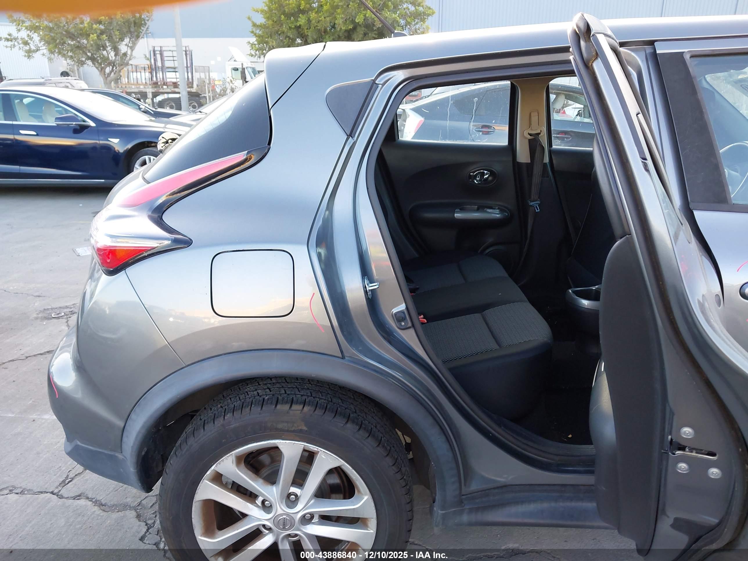 NISSAN JUKE image 8
