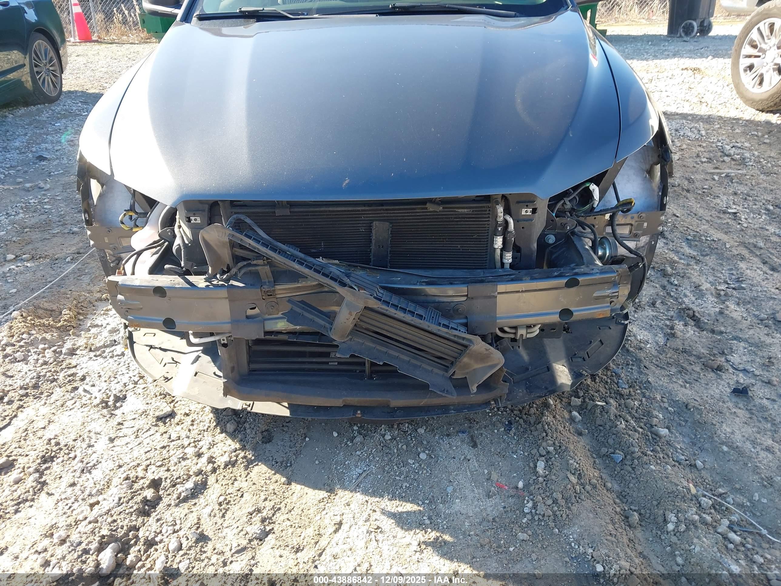 FORD TAURUS image 6