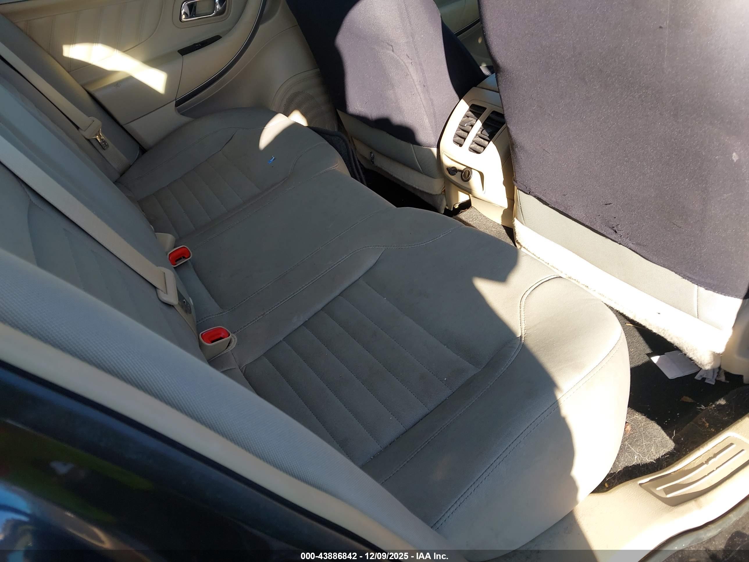 FORD TAURUS image 8