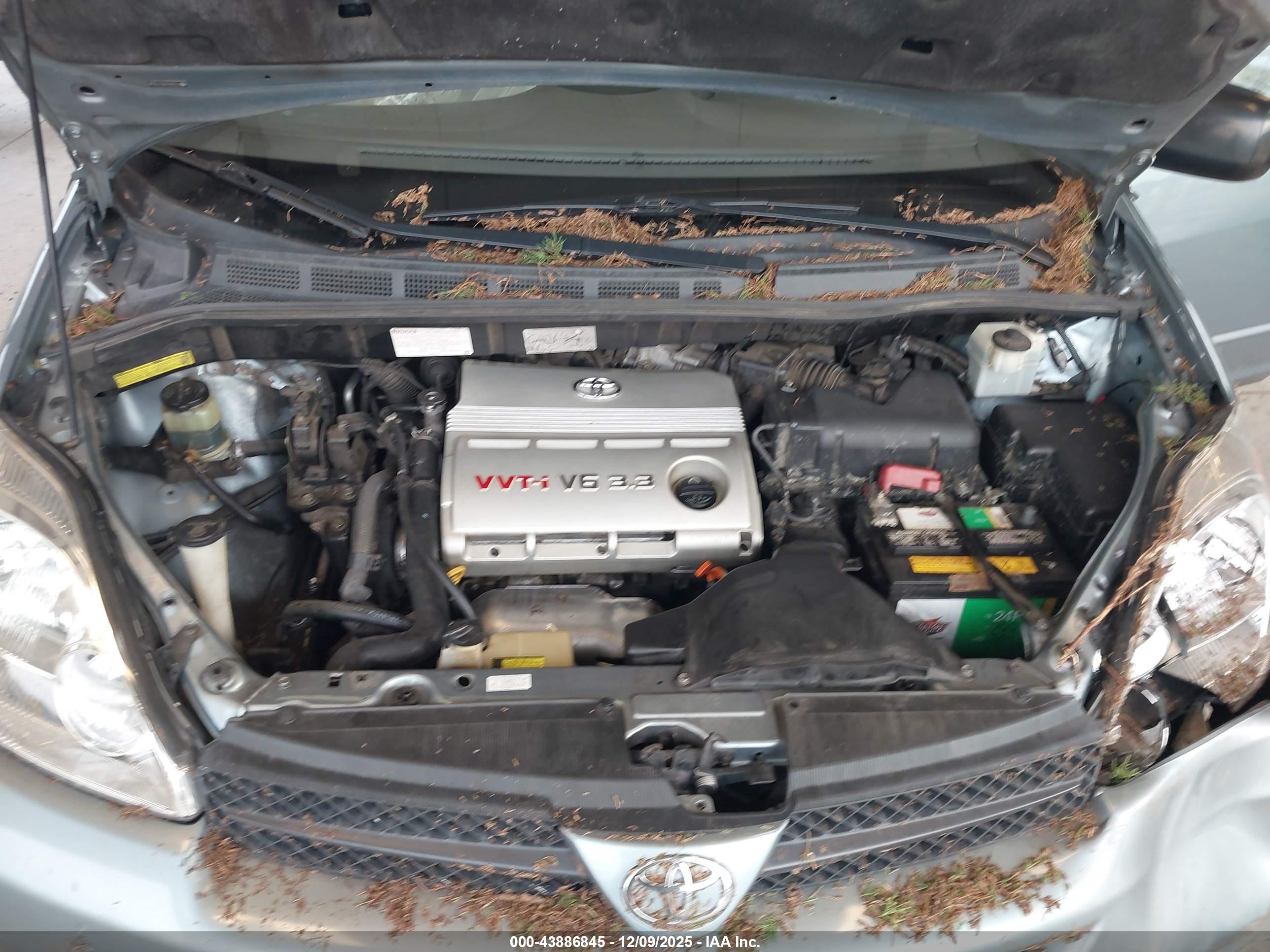 TOYOTA SIENNA image 10
