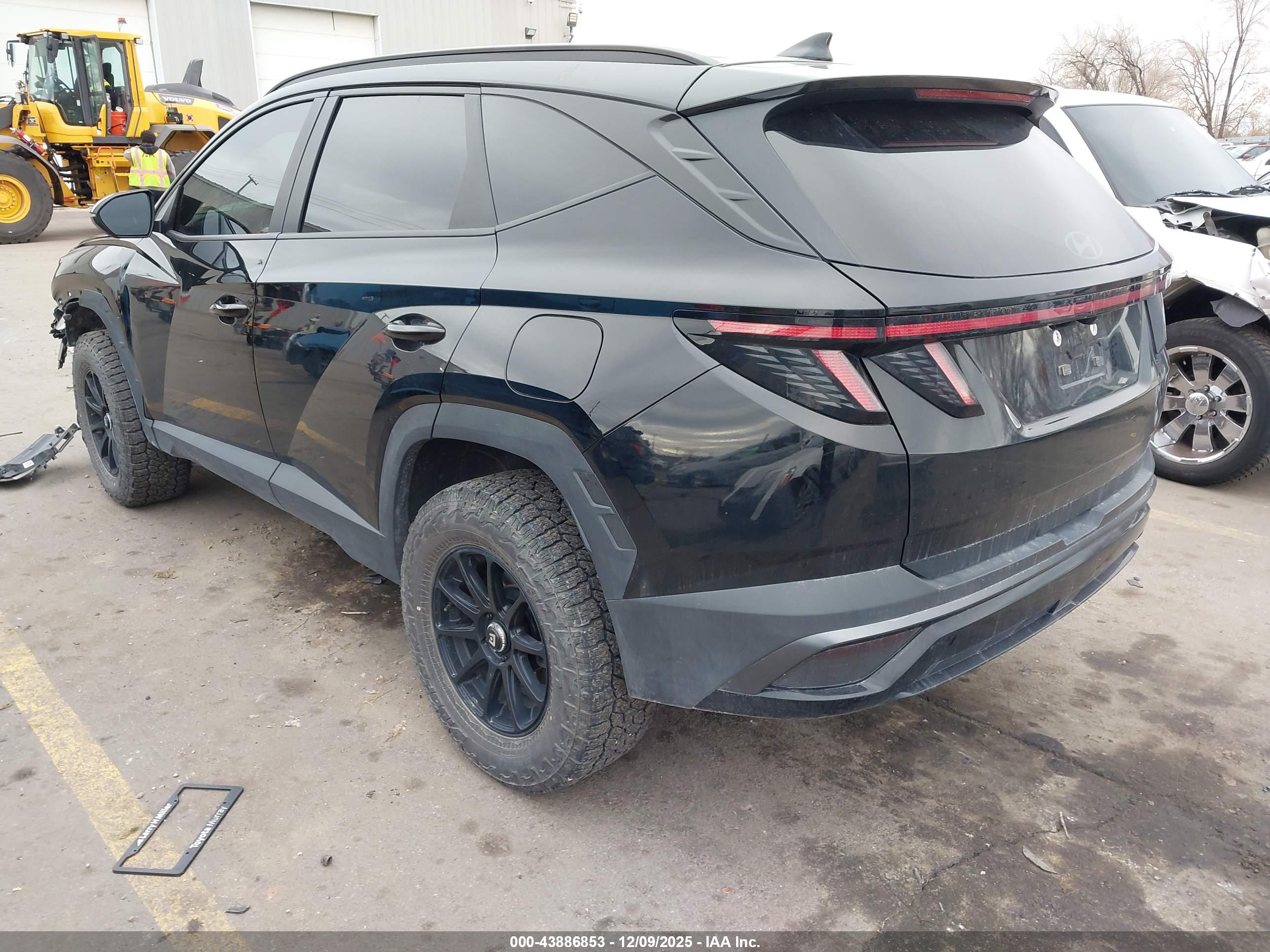 HYUNDAI TUCSON image 3