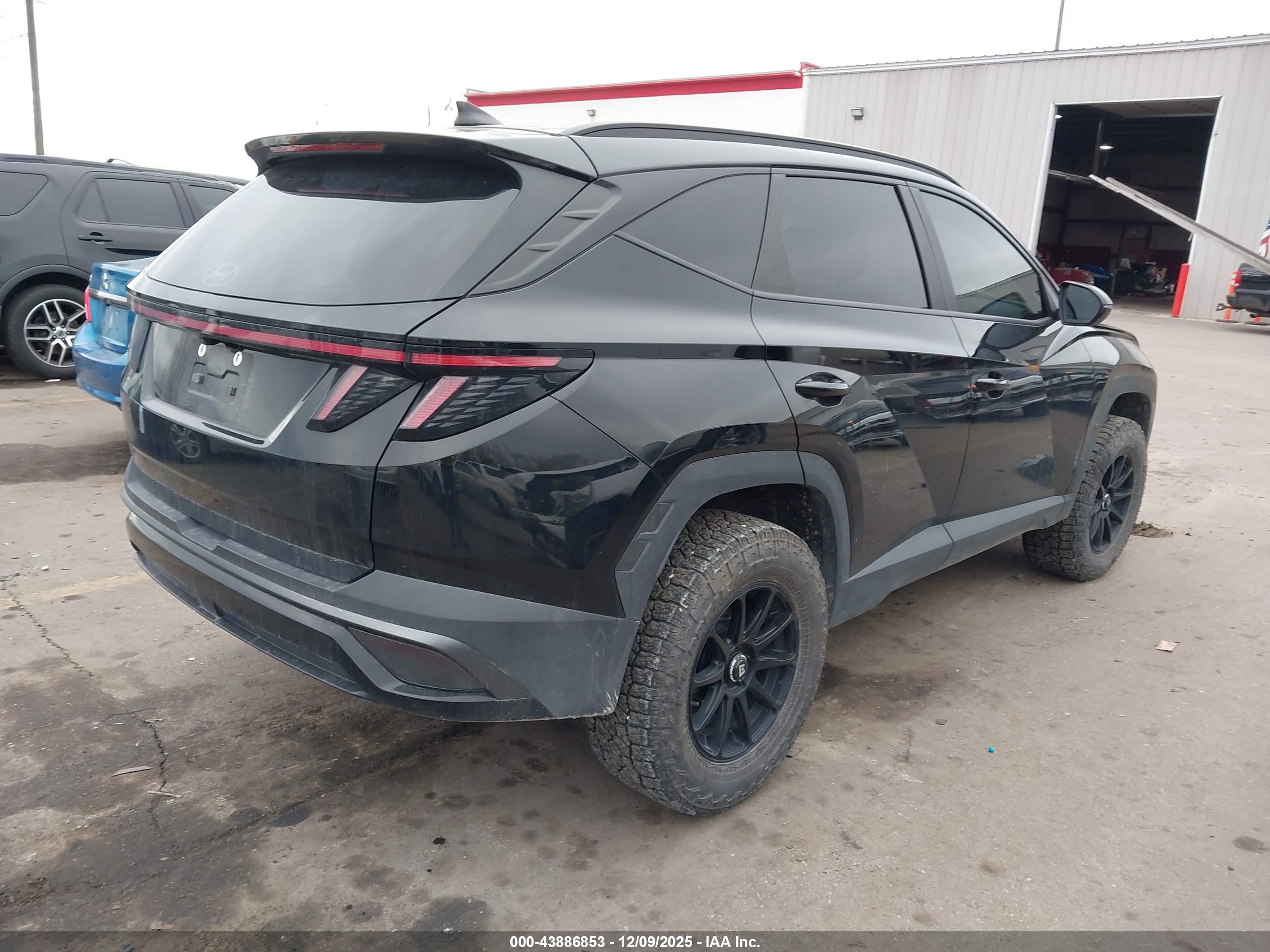 HYUNDAI TUCSON image 4