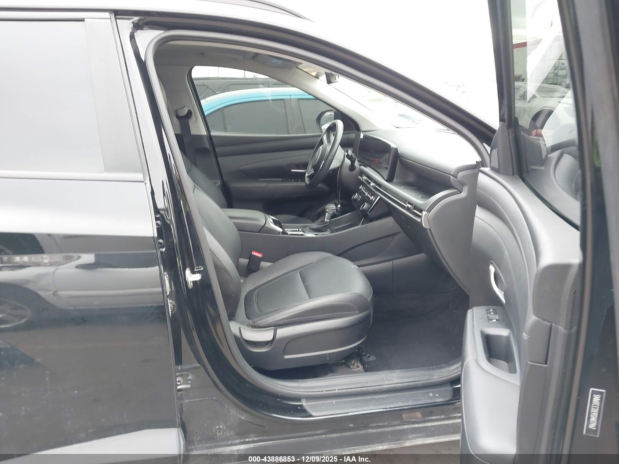 HYUNDAI TUCSON image 5