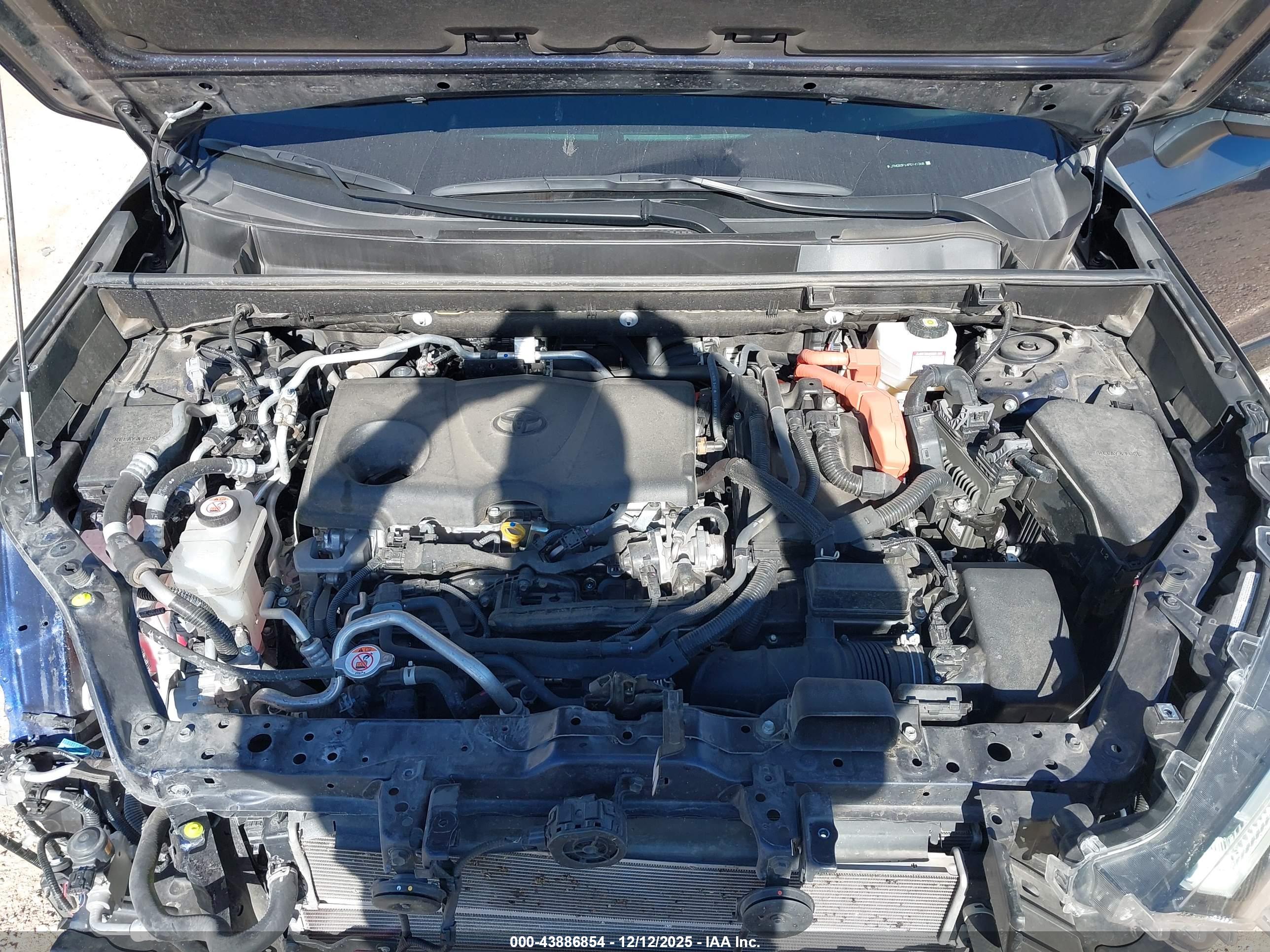 TOYOTA RAV4 image 10
