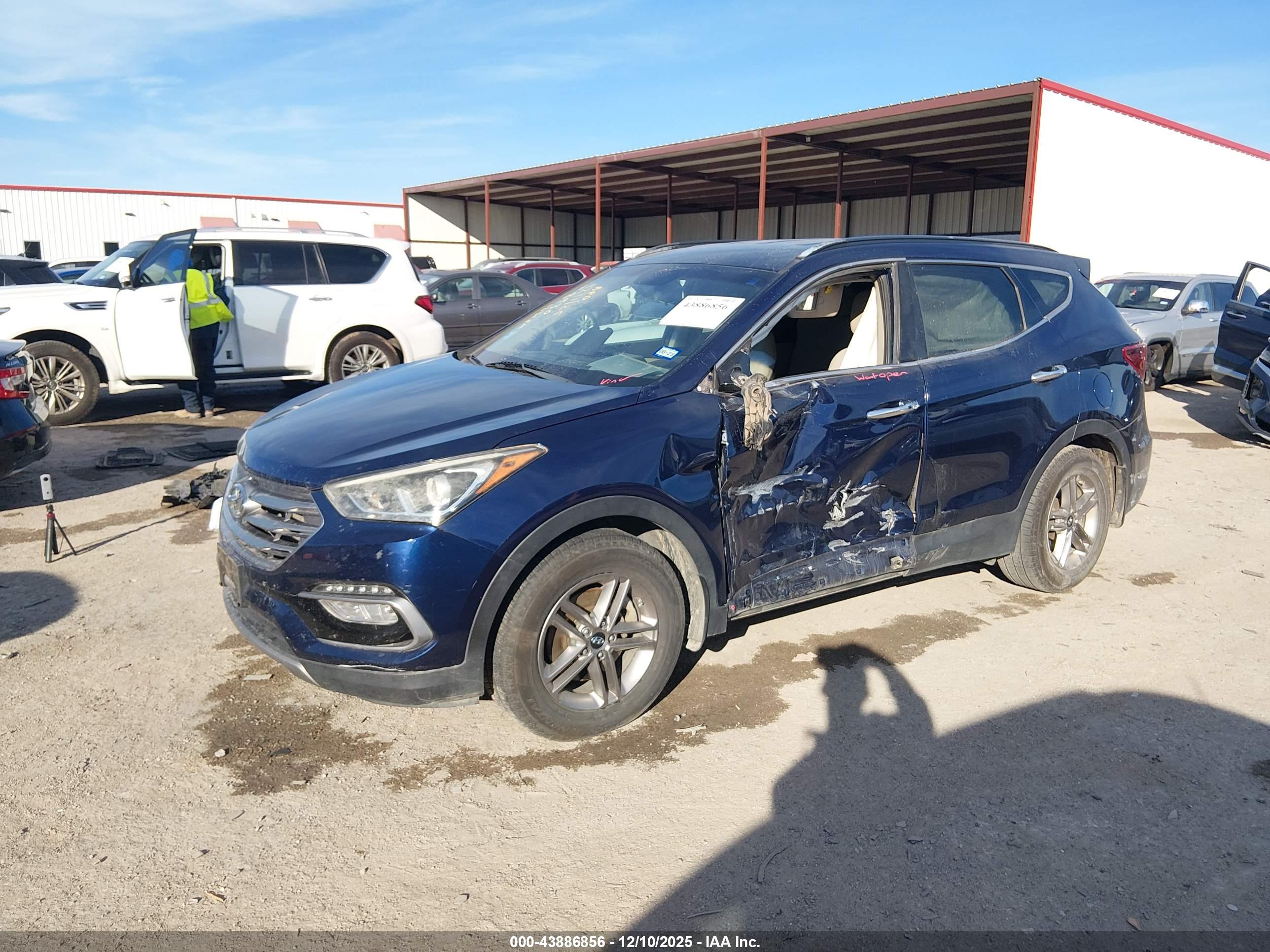 HYUNDAI SANTA image 2