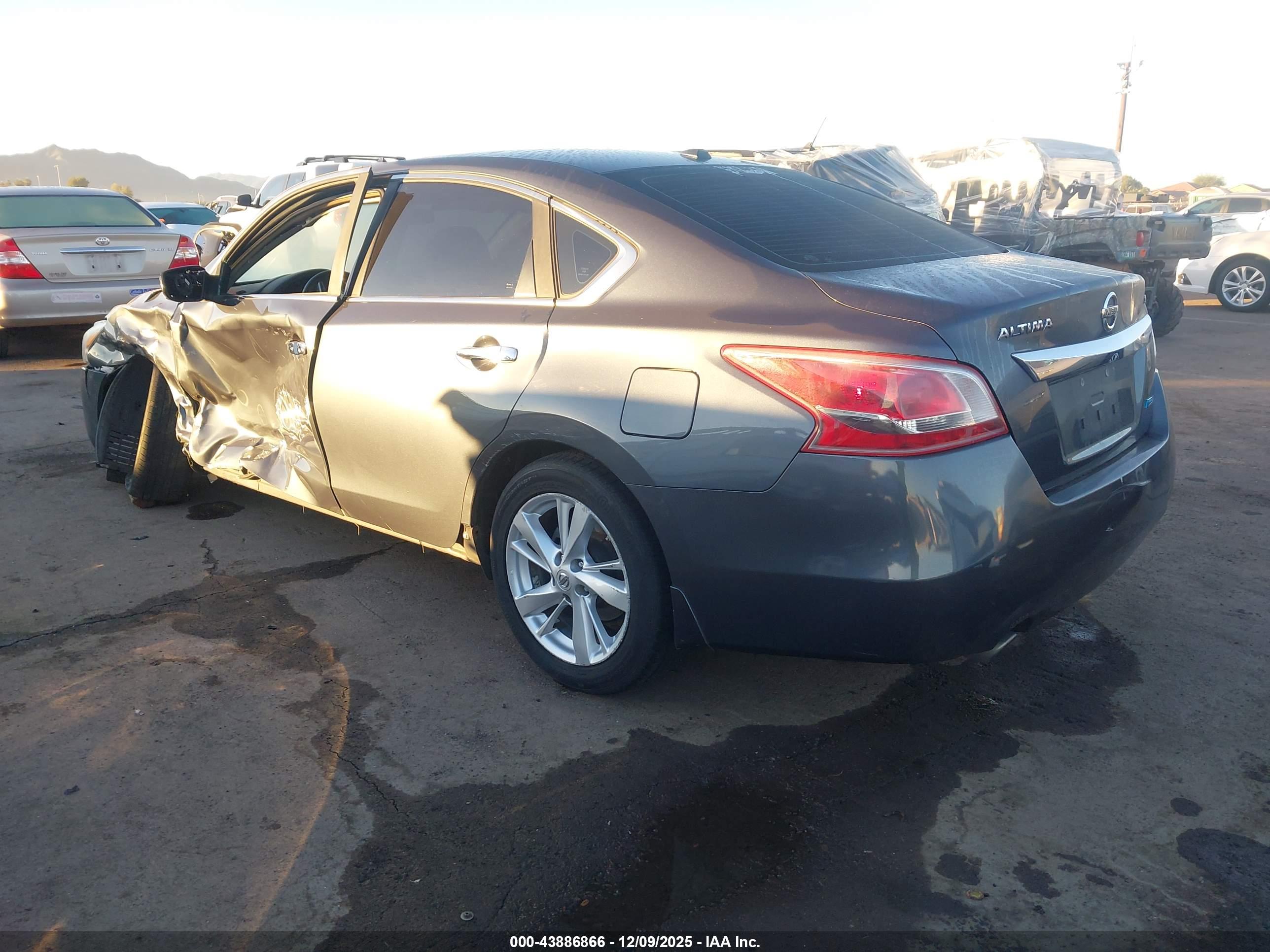NISSAN ALTIMA image 3
