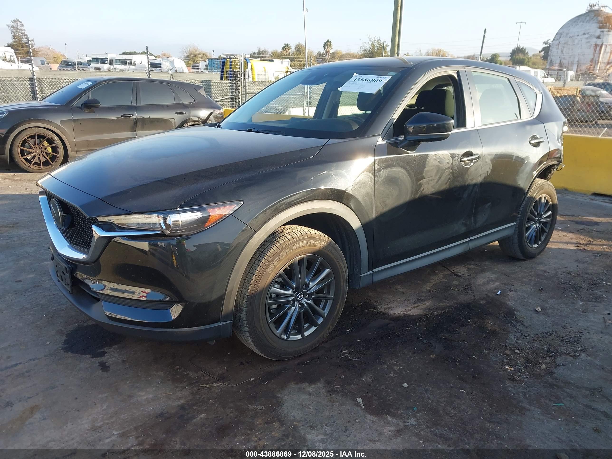 MAZDA CX-5 image 2