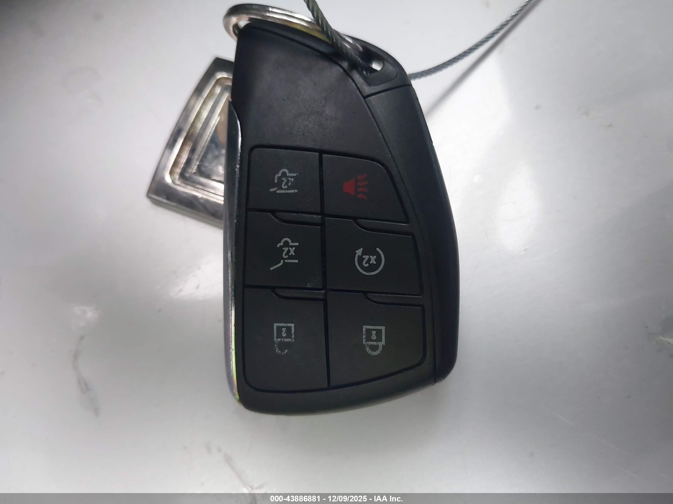 GMC YUKON image 11
