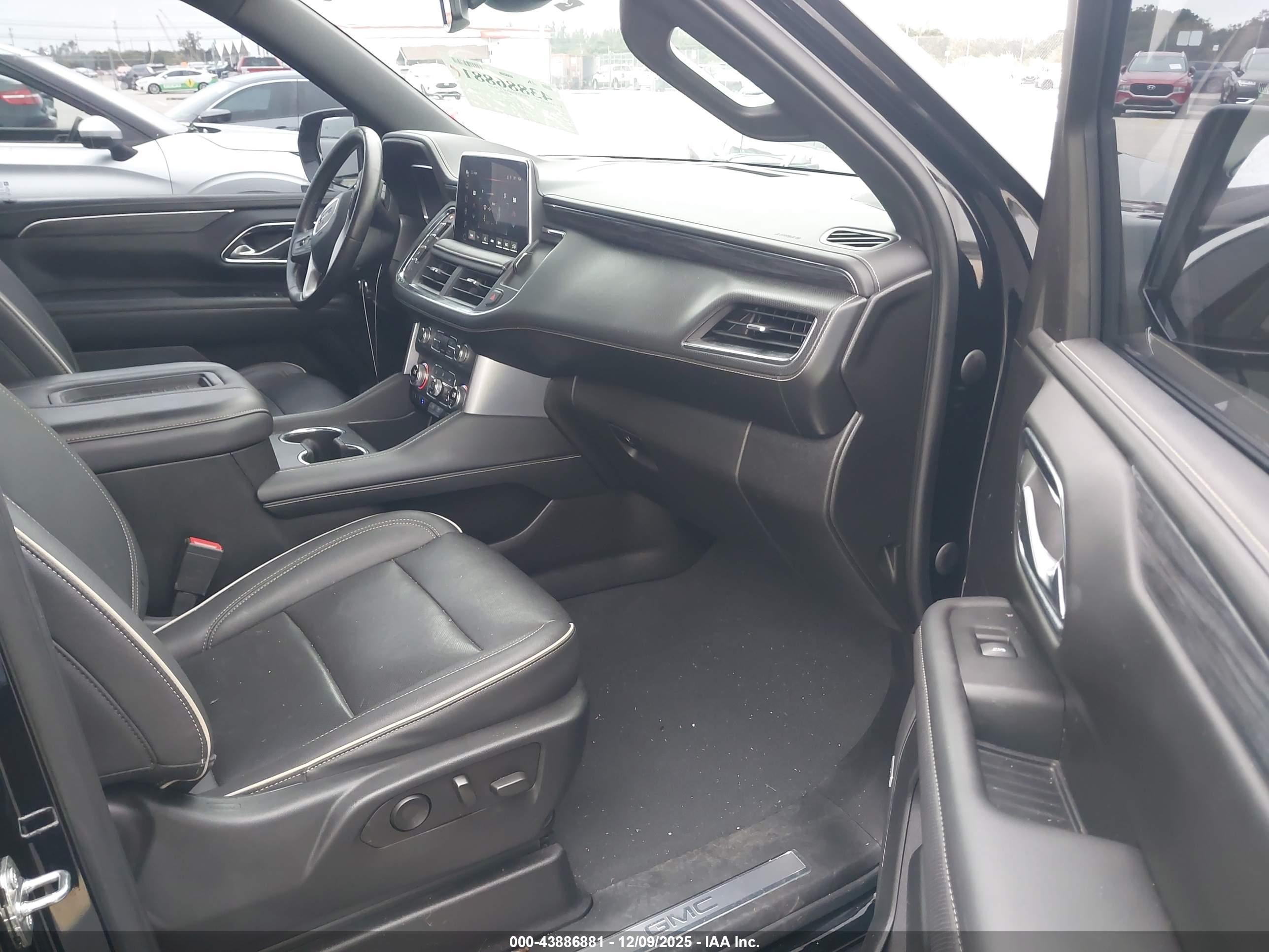 GMC YUKON image 5