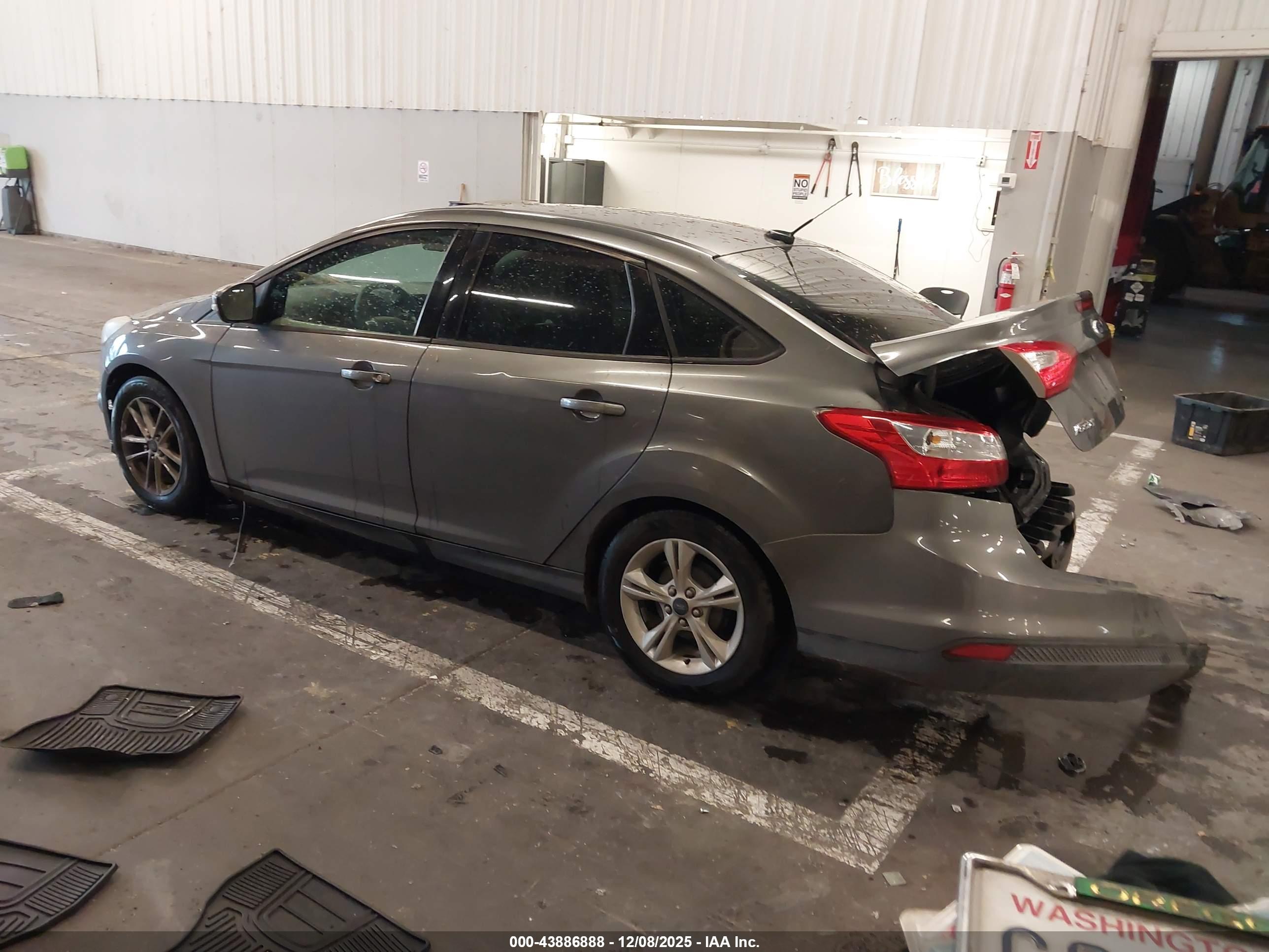 FORD FOCUS image 3