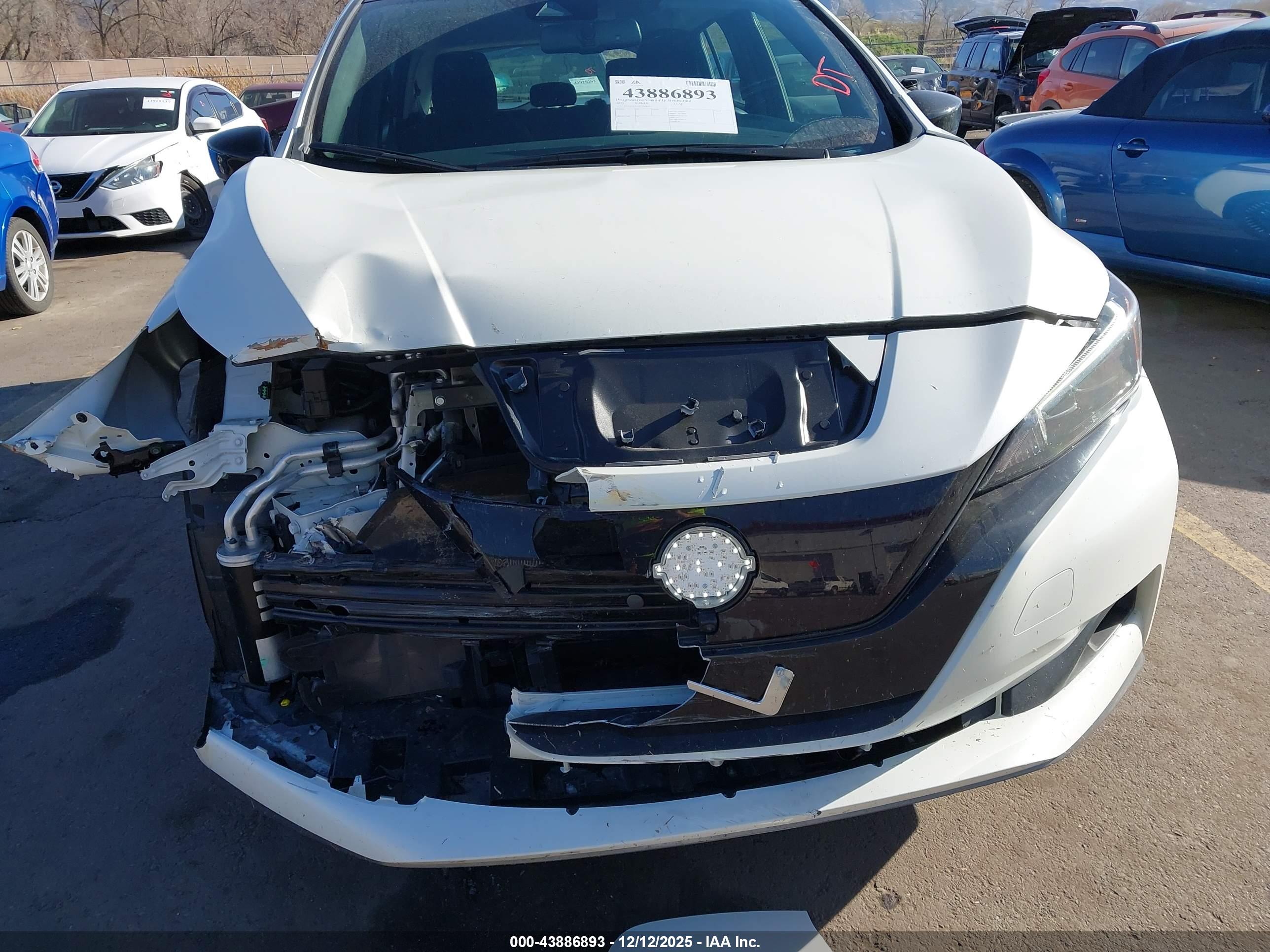 NISSAN LEAF image 6