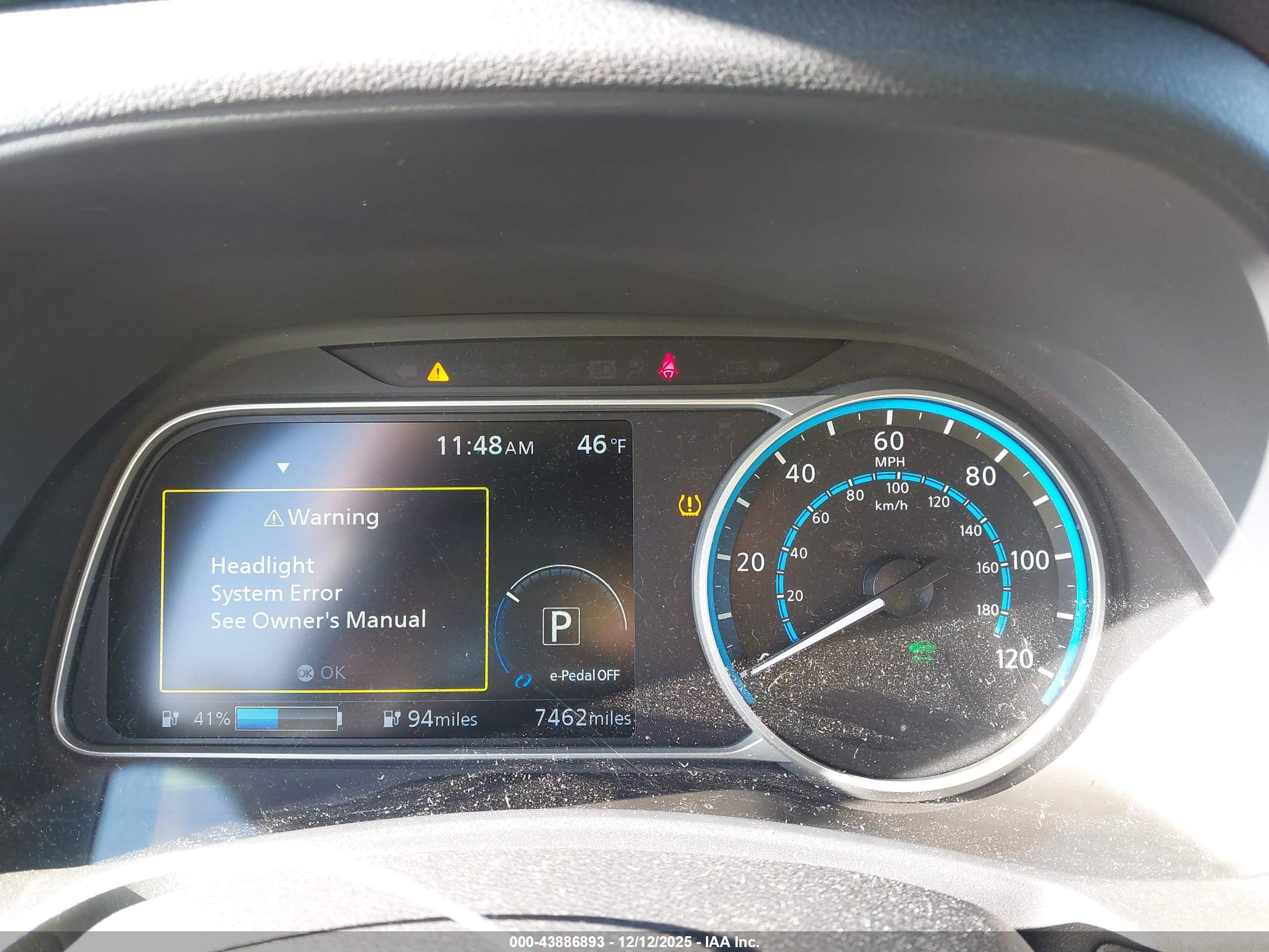 NISSAN LEAF image 7