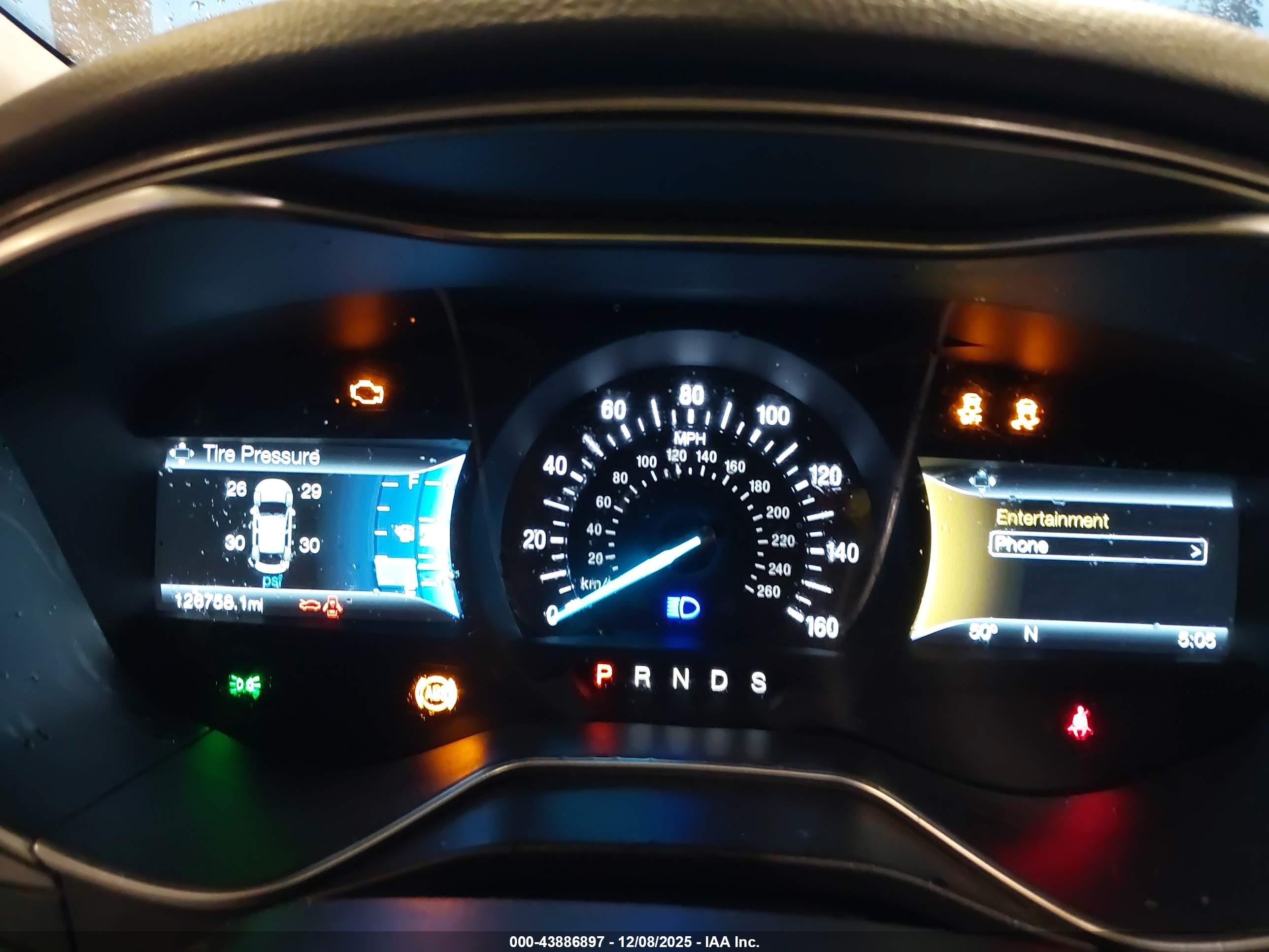 FORD FUSION image 7