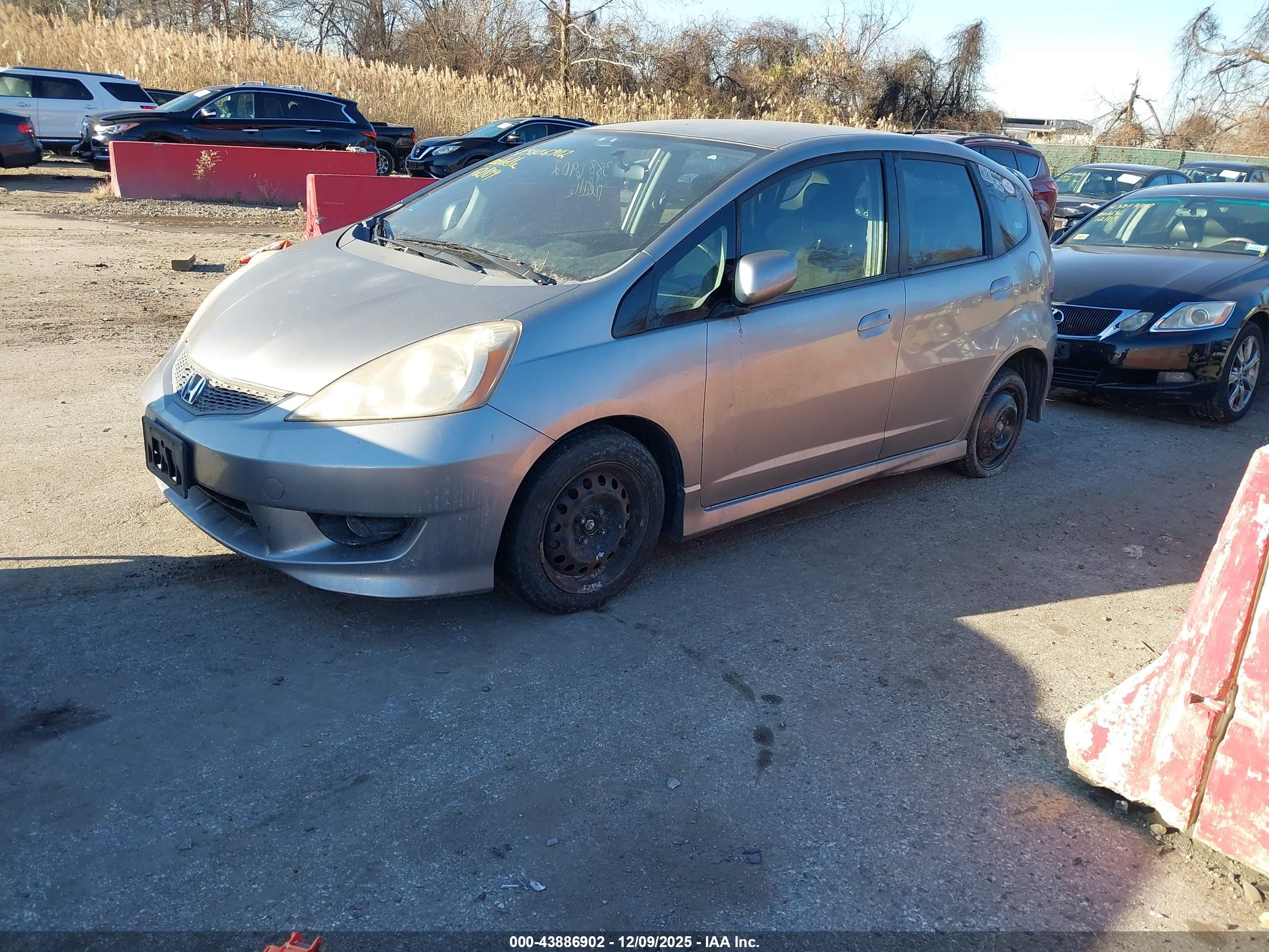 HONDA FIT image 2