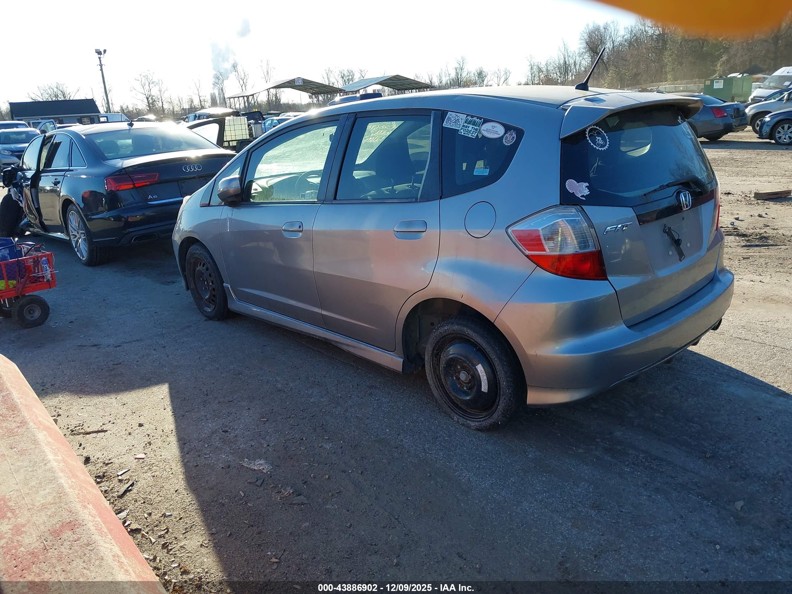 HONDA FIT image 3