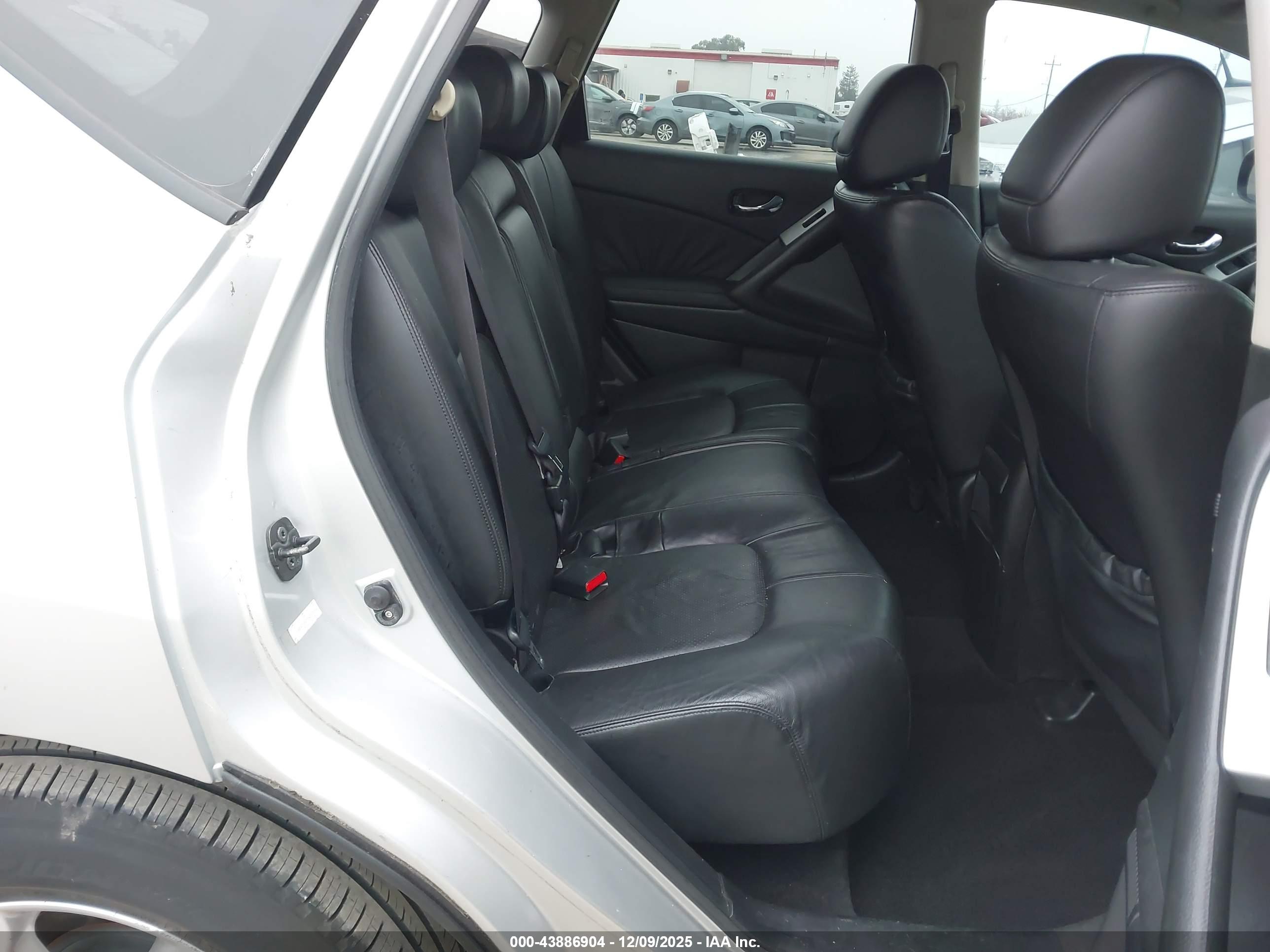 NISSAN MURANO image 8
