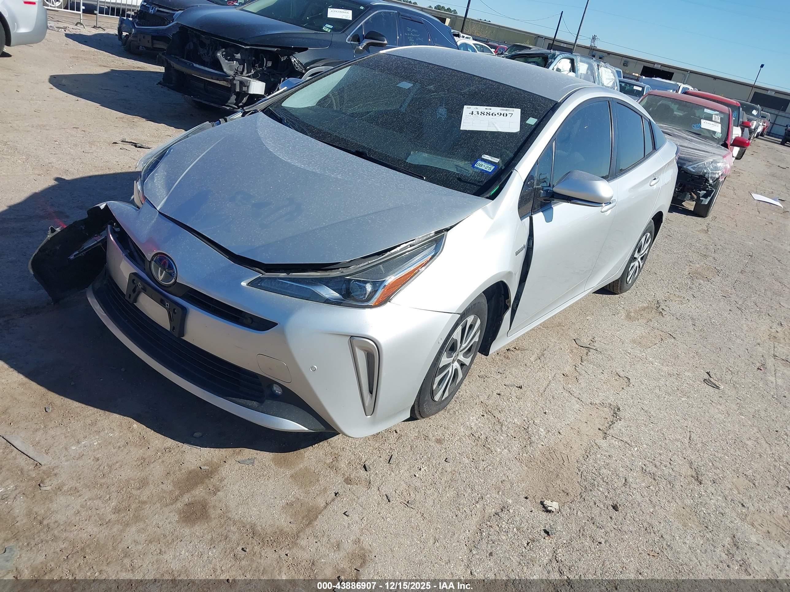 TOYOTA PRIUS image 2