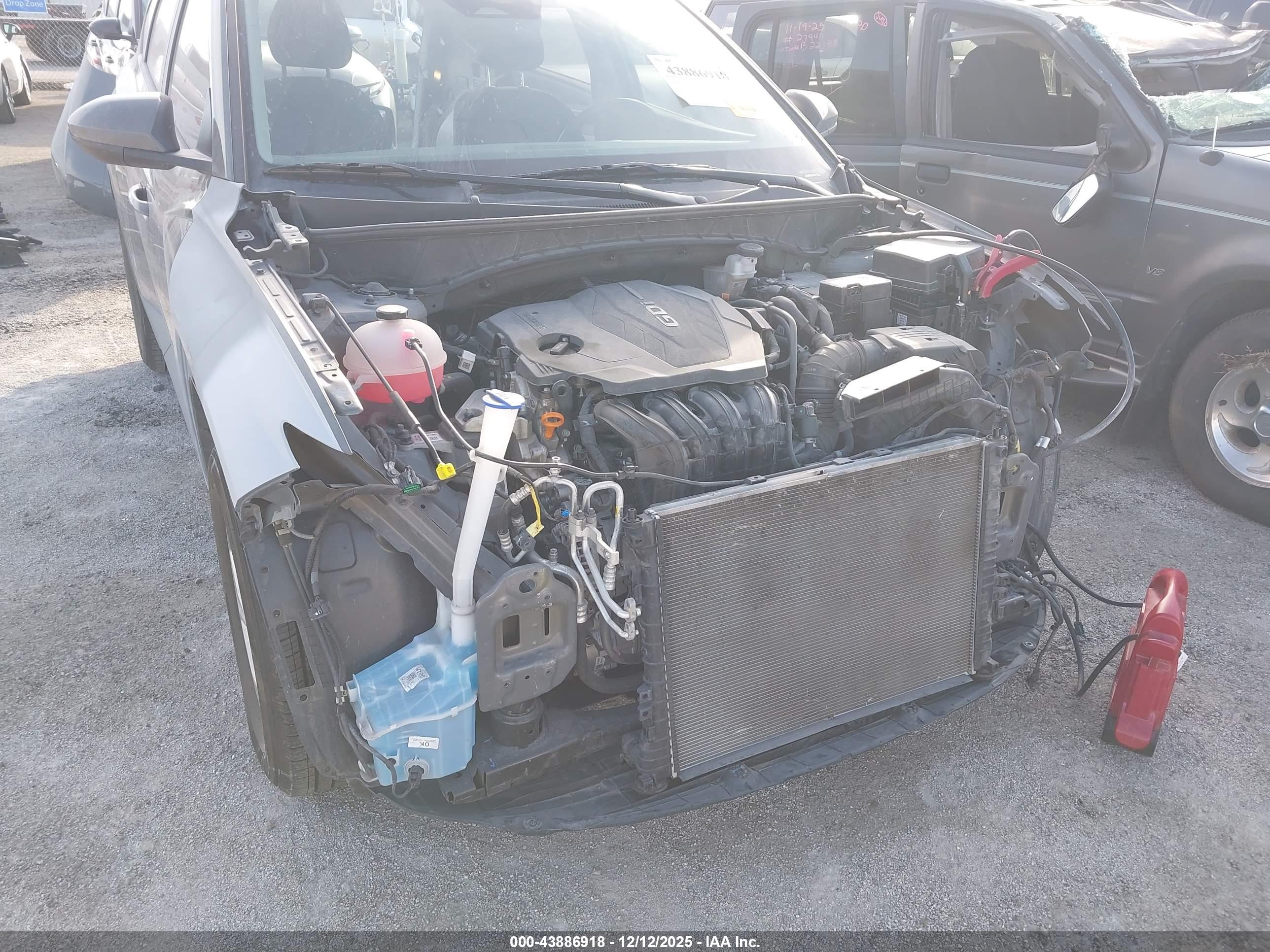 HYUNDAI TUCSON image 6