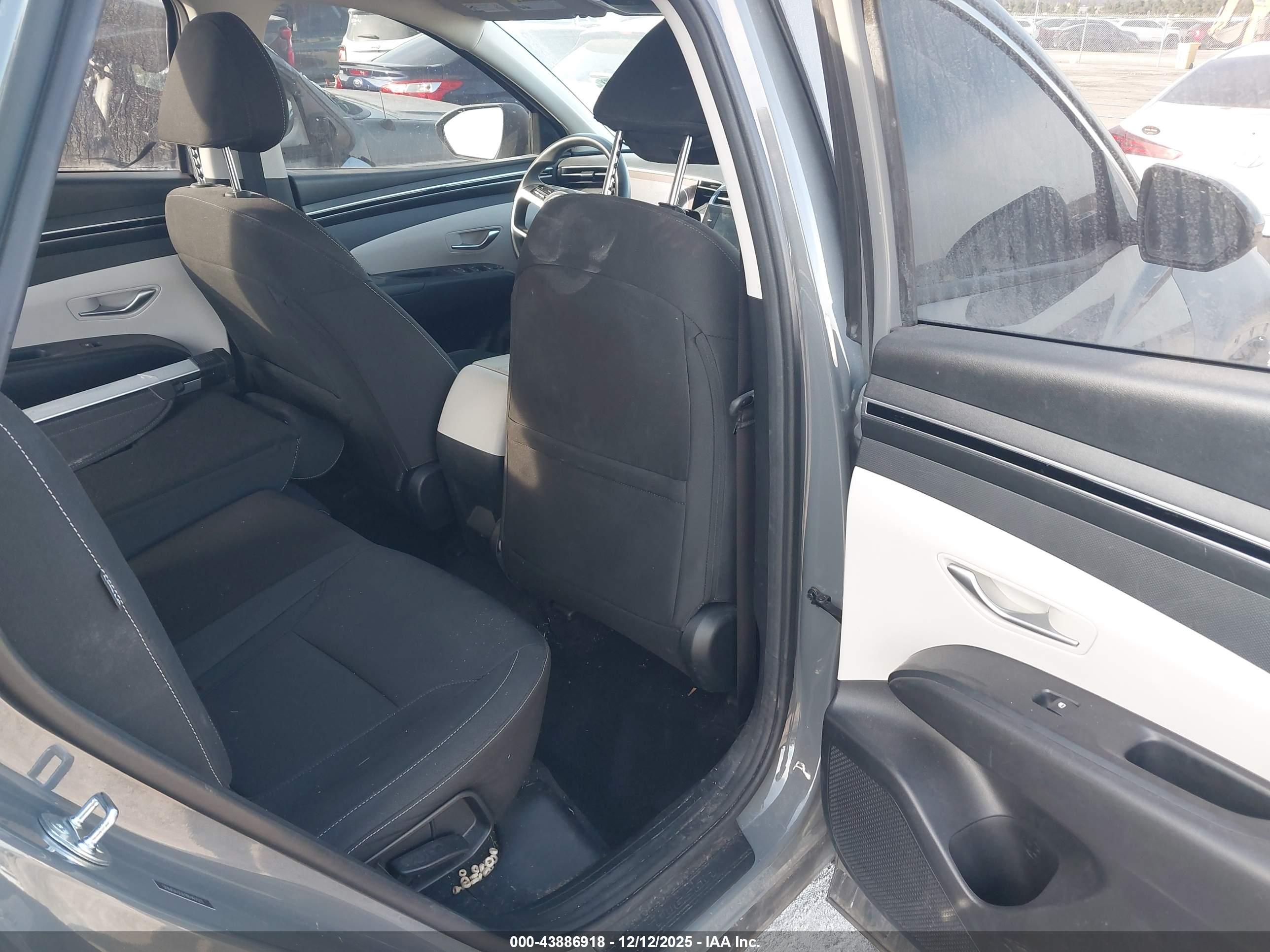 HYUNDAI TUCSON image 8