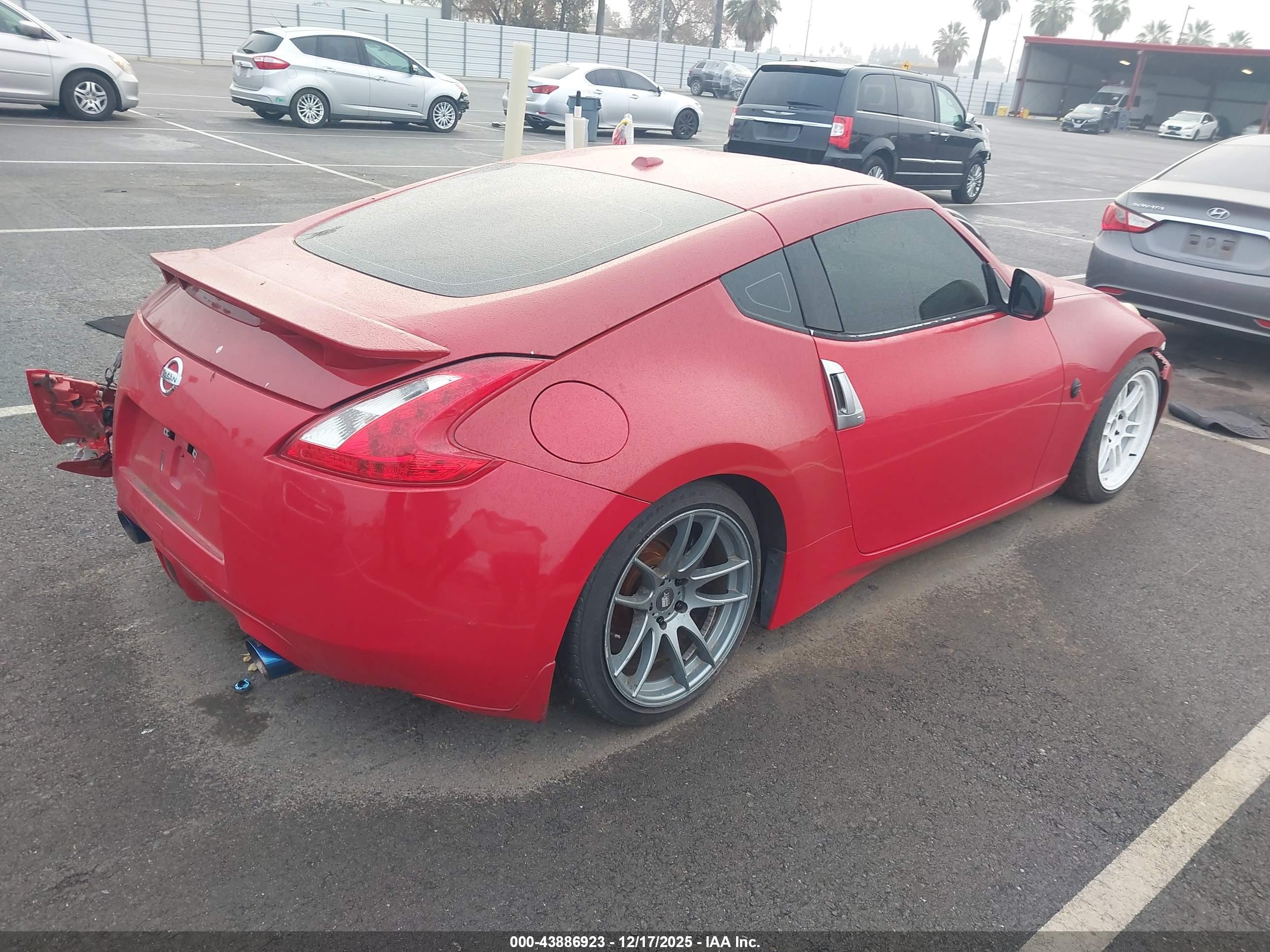 NISSAN 370Z image 4