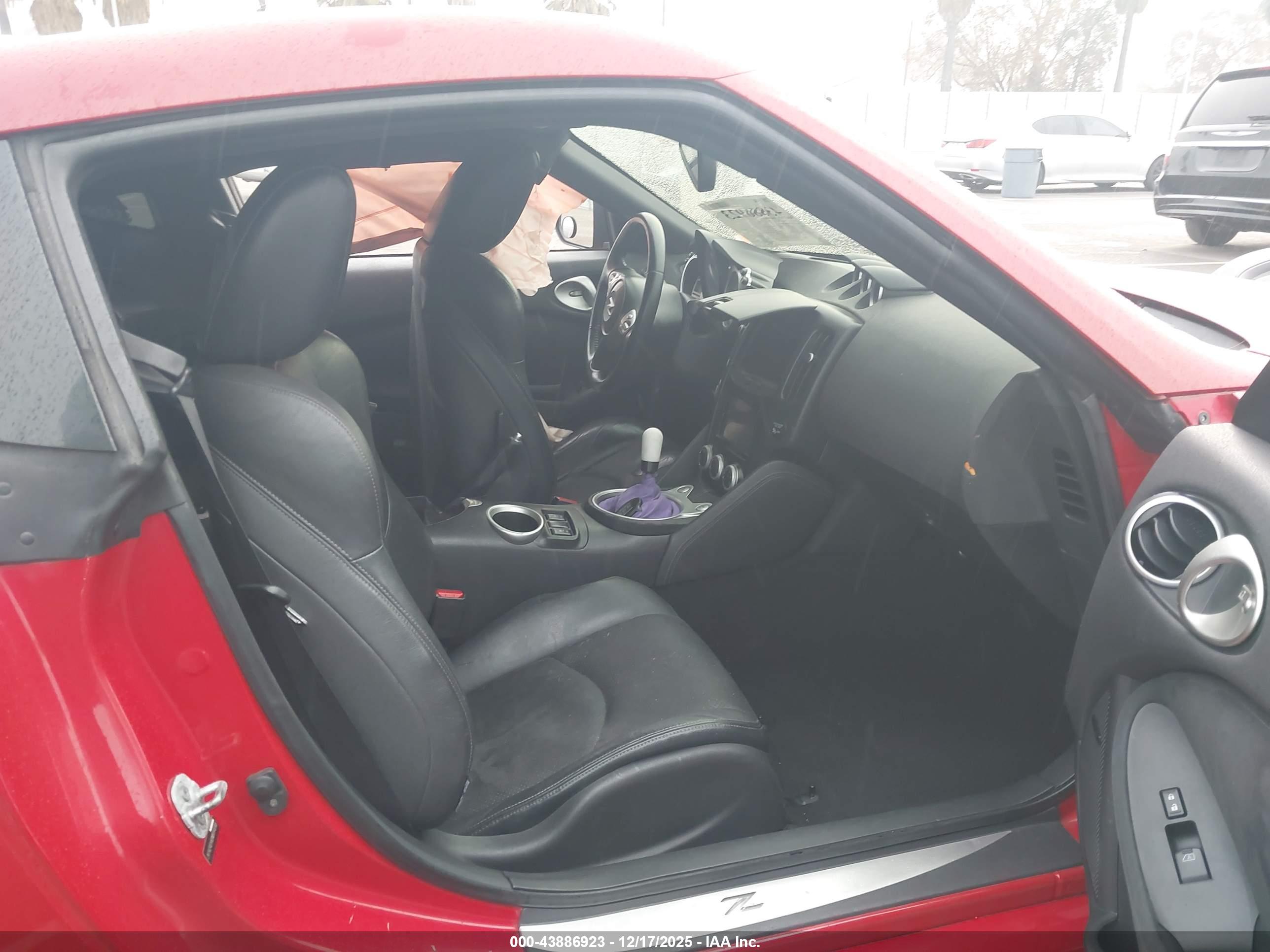 NISSAN 370Z image 5