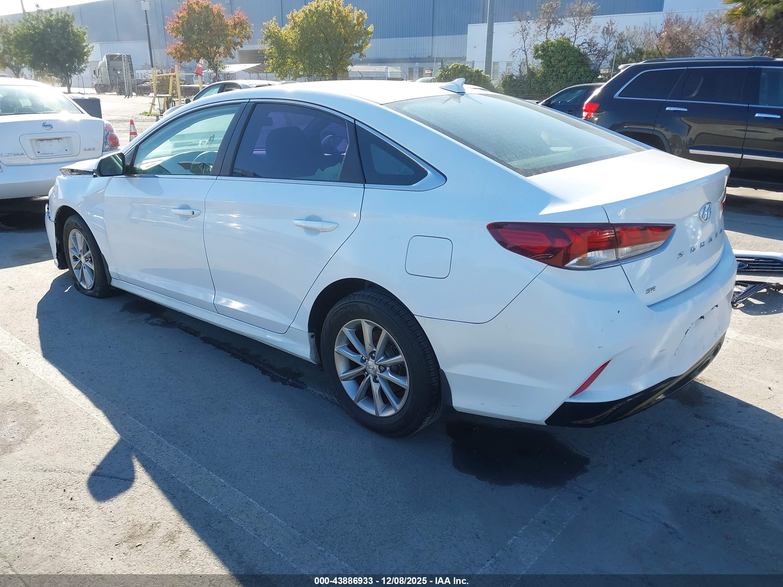 HYUNDAI SONATA image 3