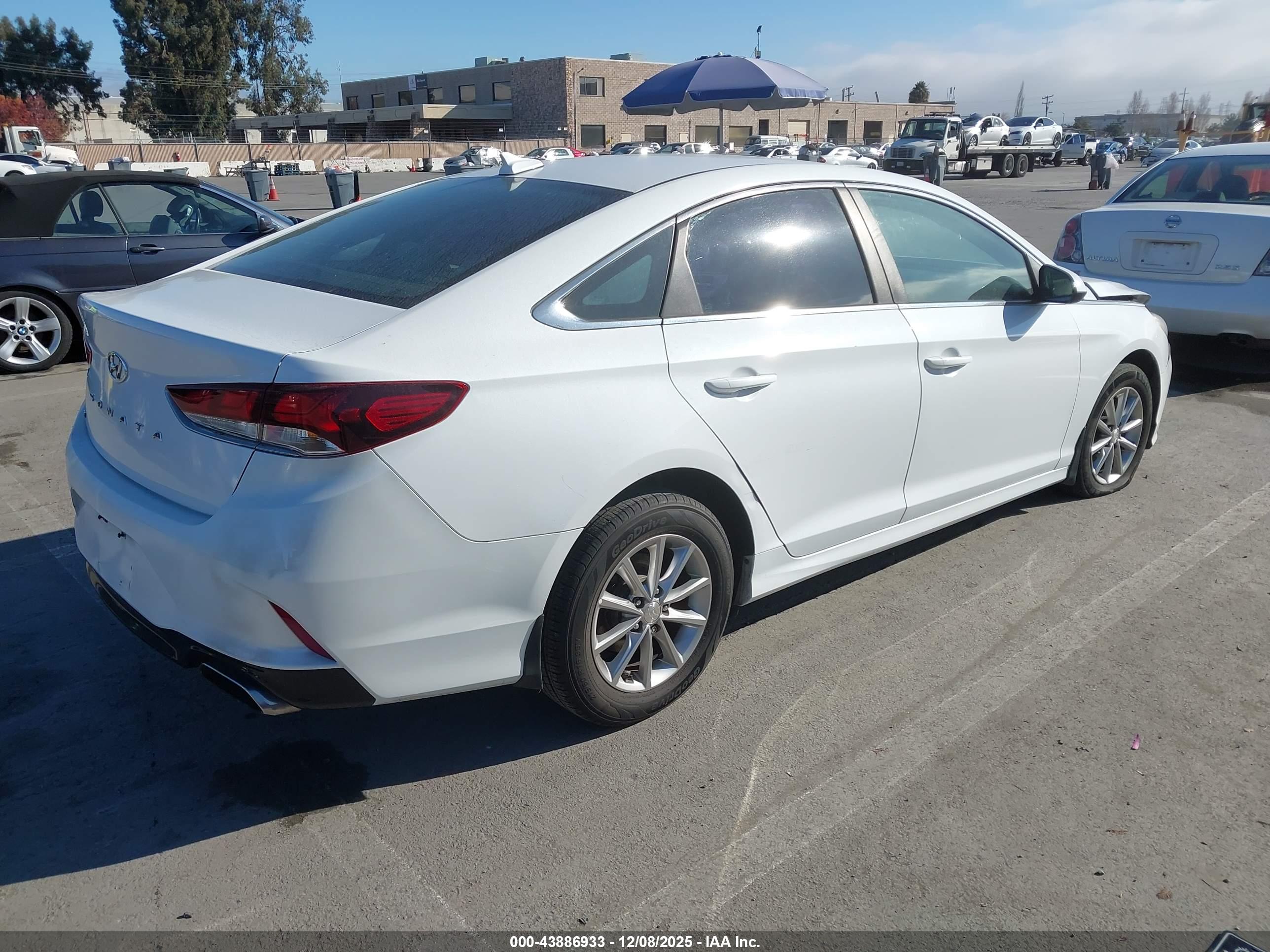 HYUNDAI SONATA image 4