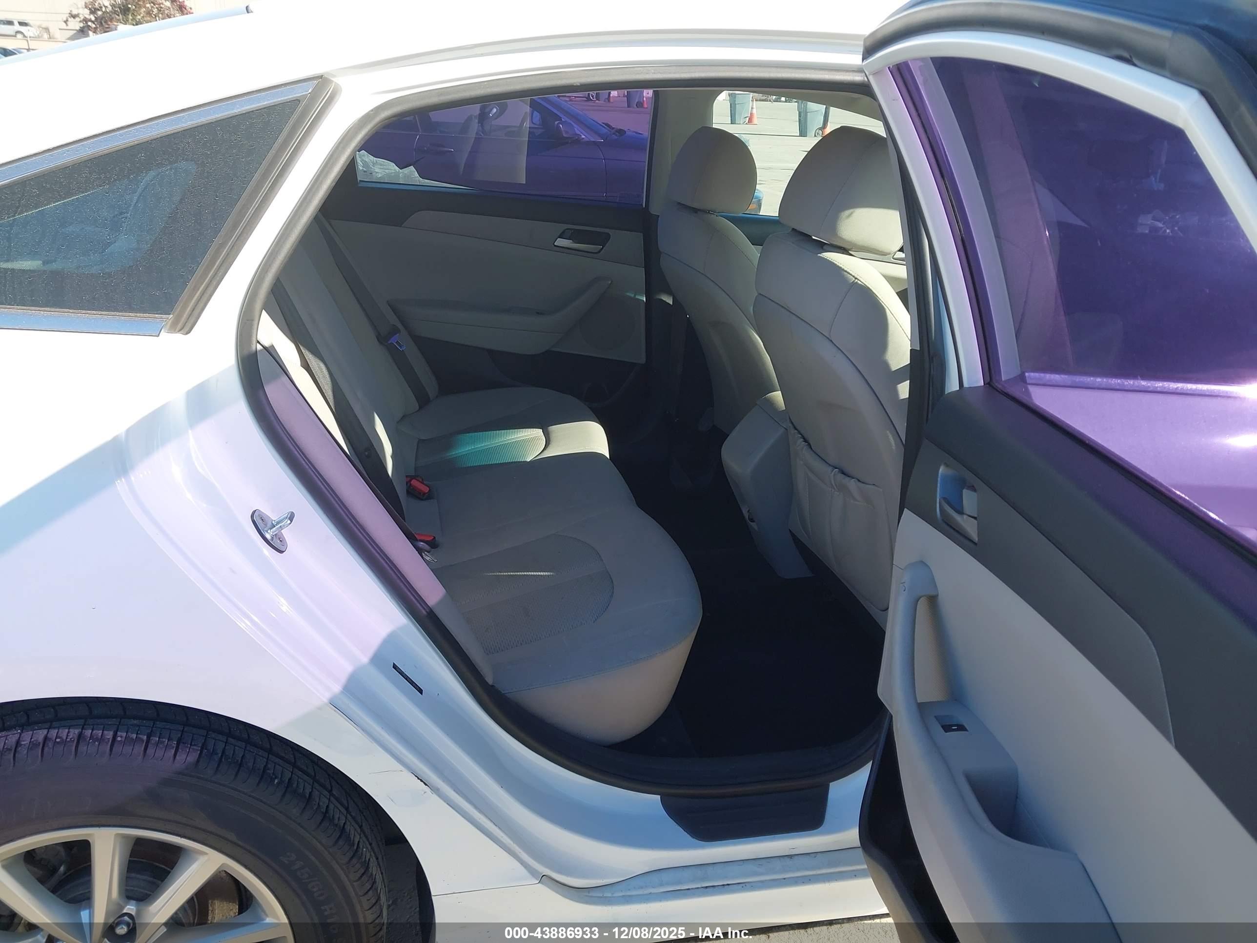 HYUNDAI SONATA image 8