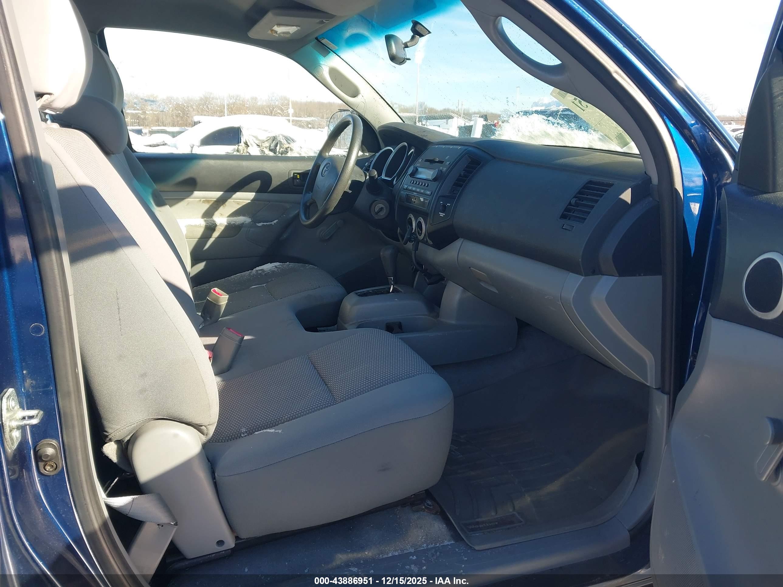 TOYOTA TACOMA image 5