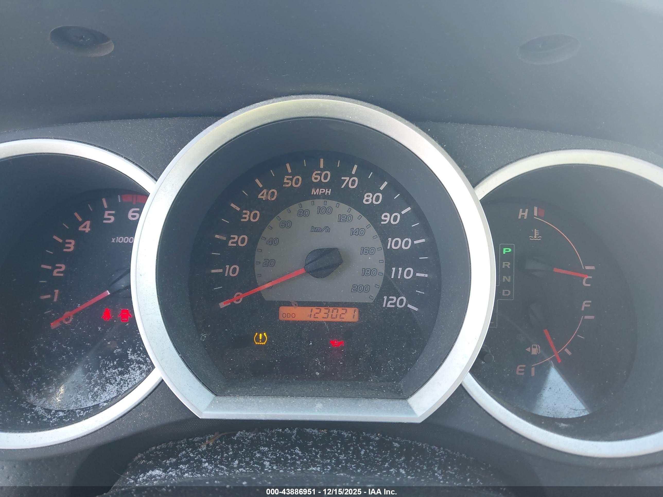 TOYOTA TACOMA image 7