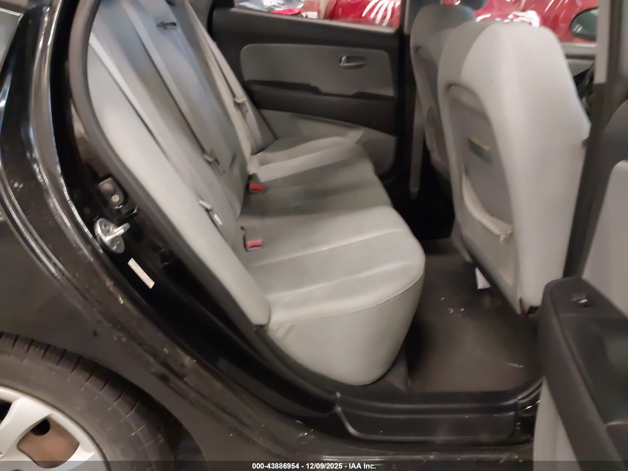 HYUNDAI ELANTRA image 8