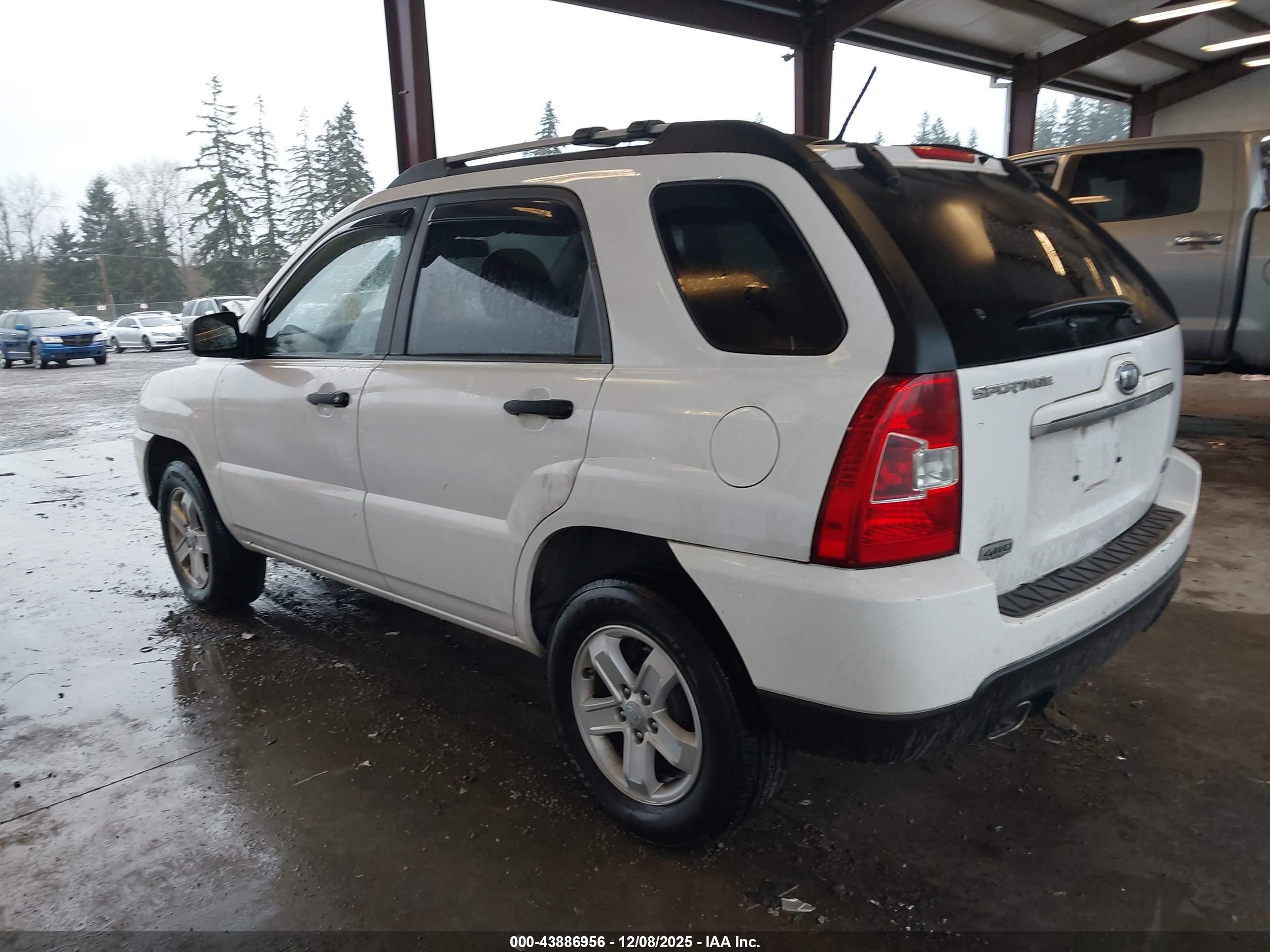 KIA SPORTAGE image 3