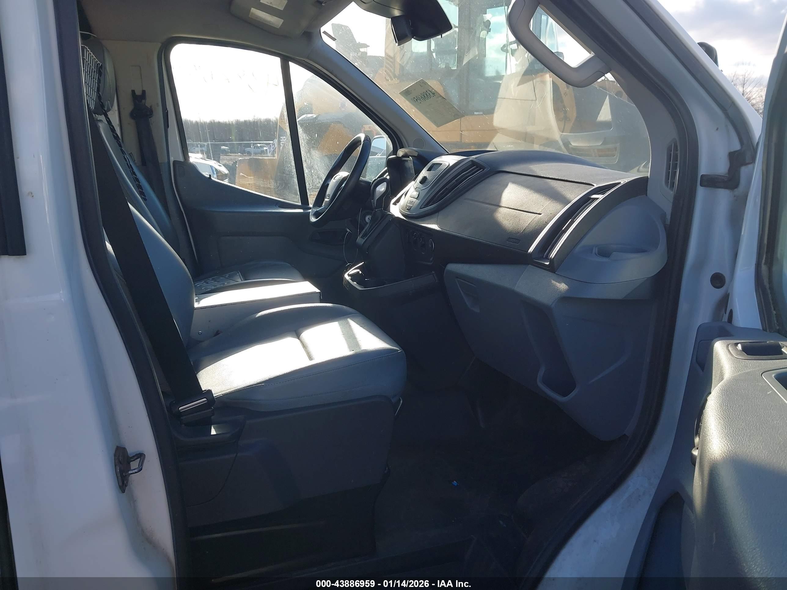 FORD TRANSIT-150 image 5