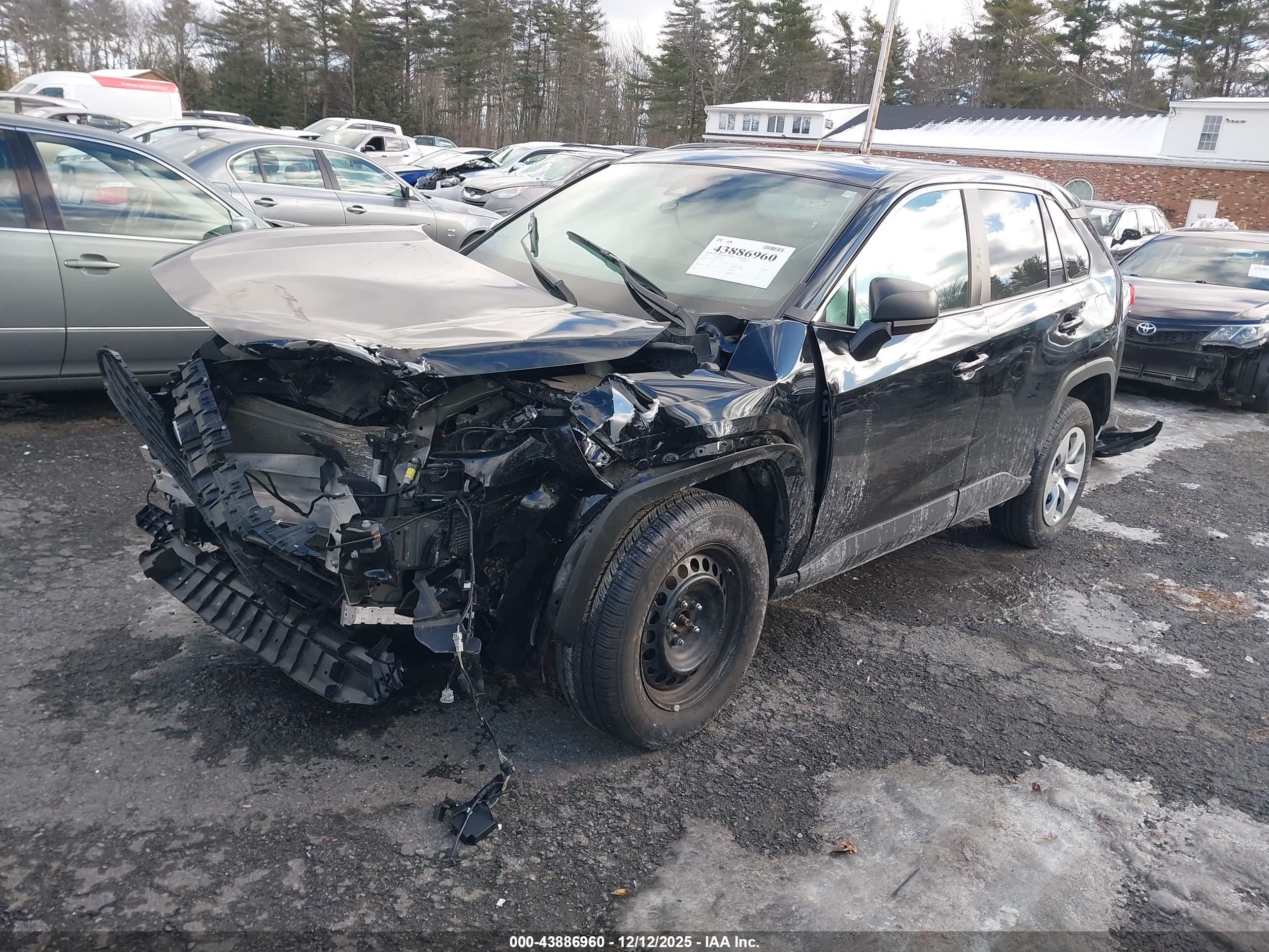 TOYOTA RAV4 image 2