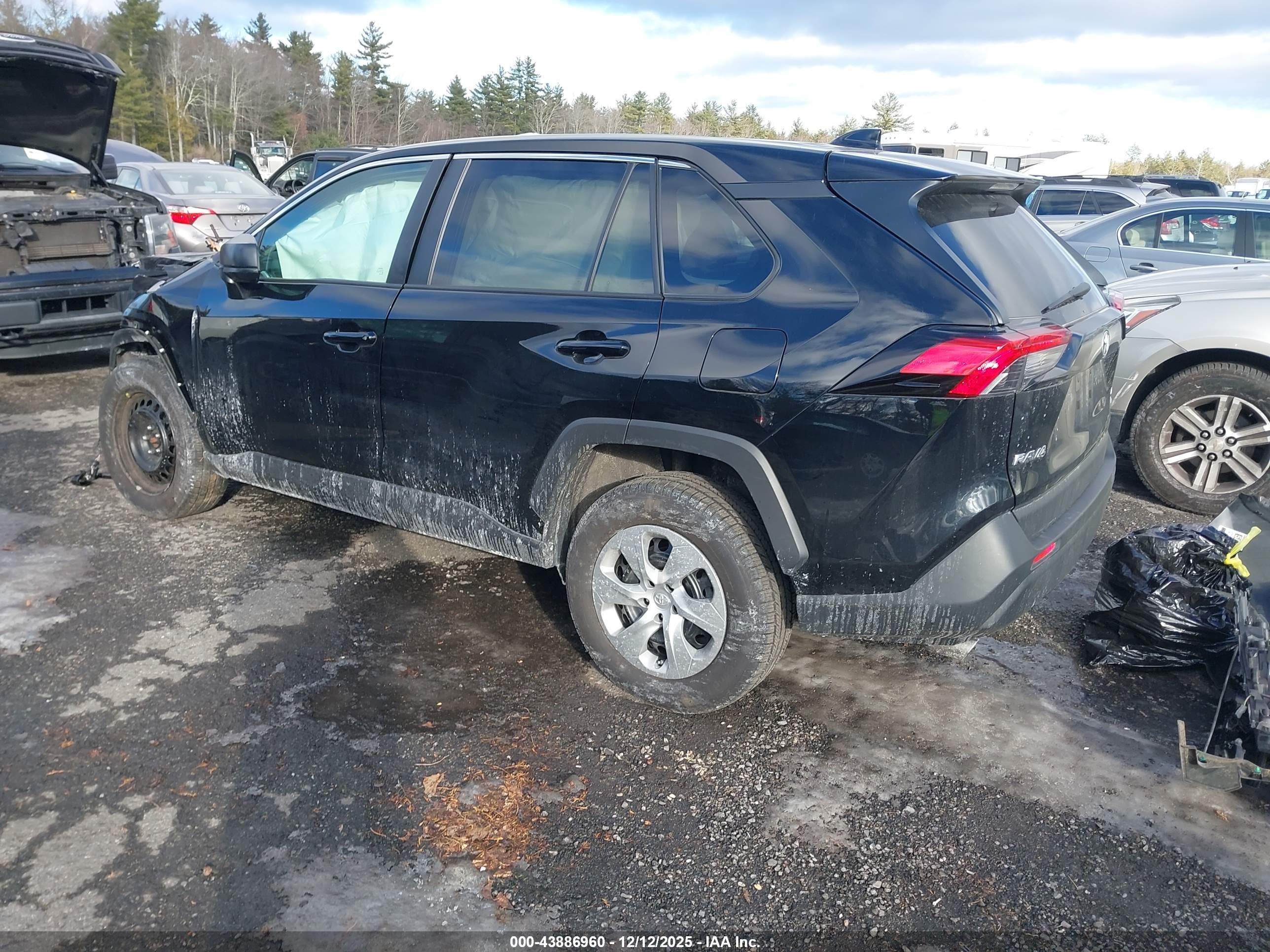 TOYOTA RAV4 image 3