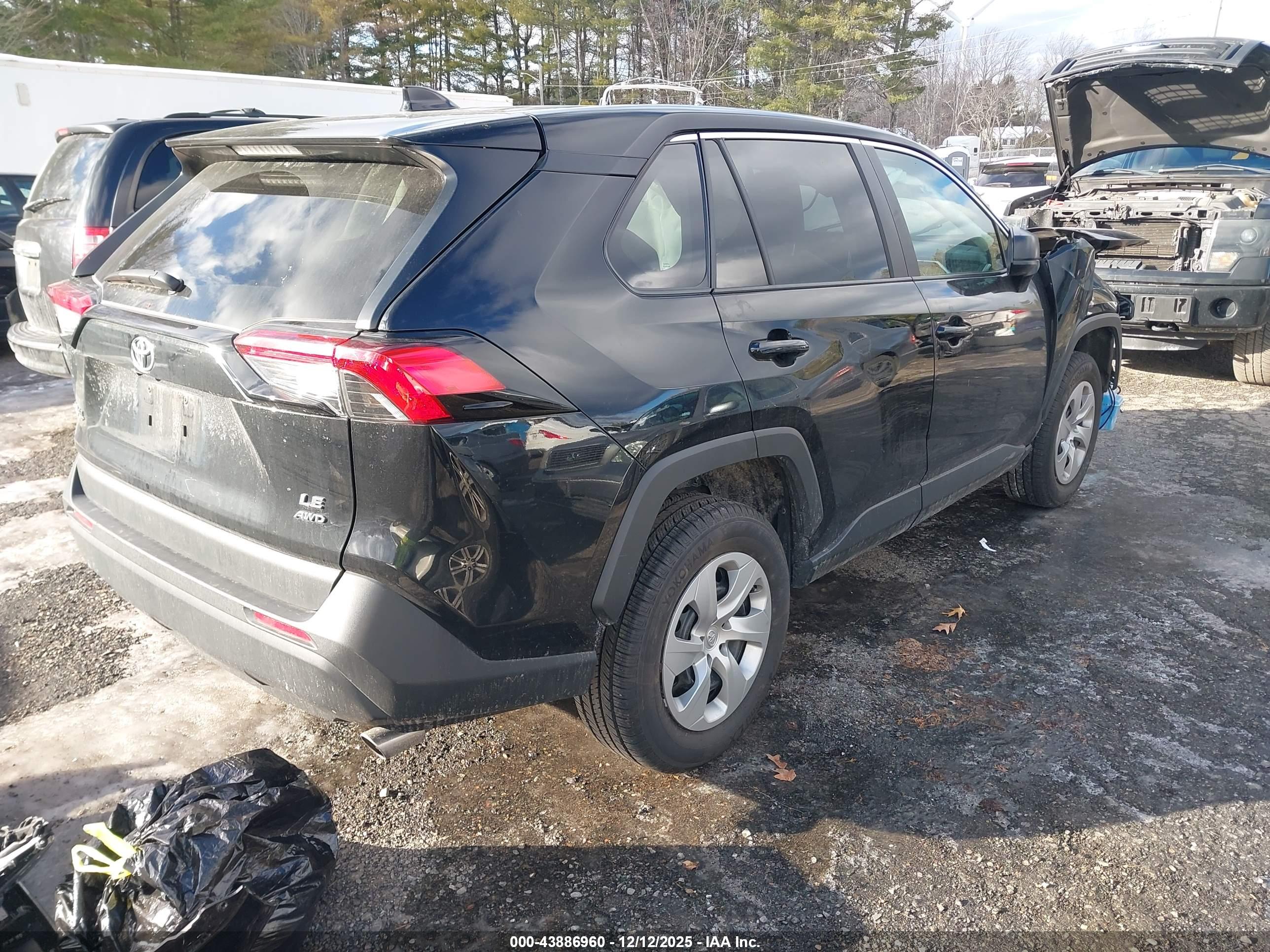 TOYOTA RAV4 image 4