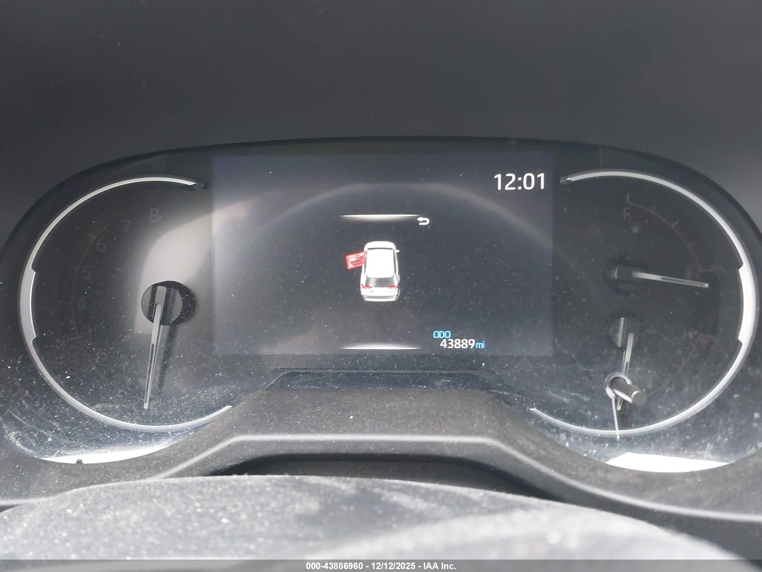 TOYOTA RAV4 image 7