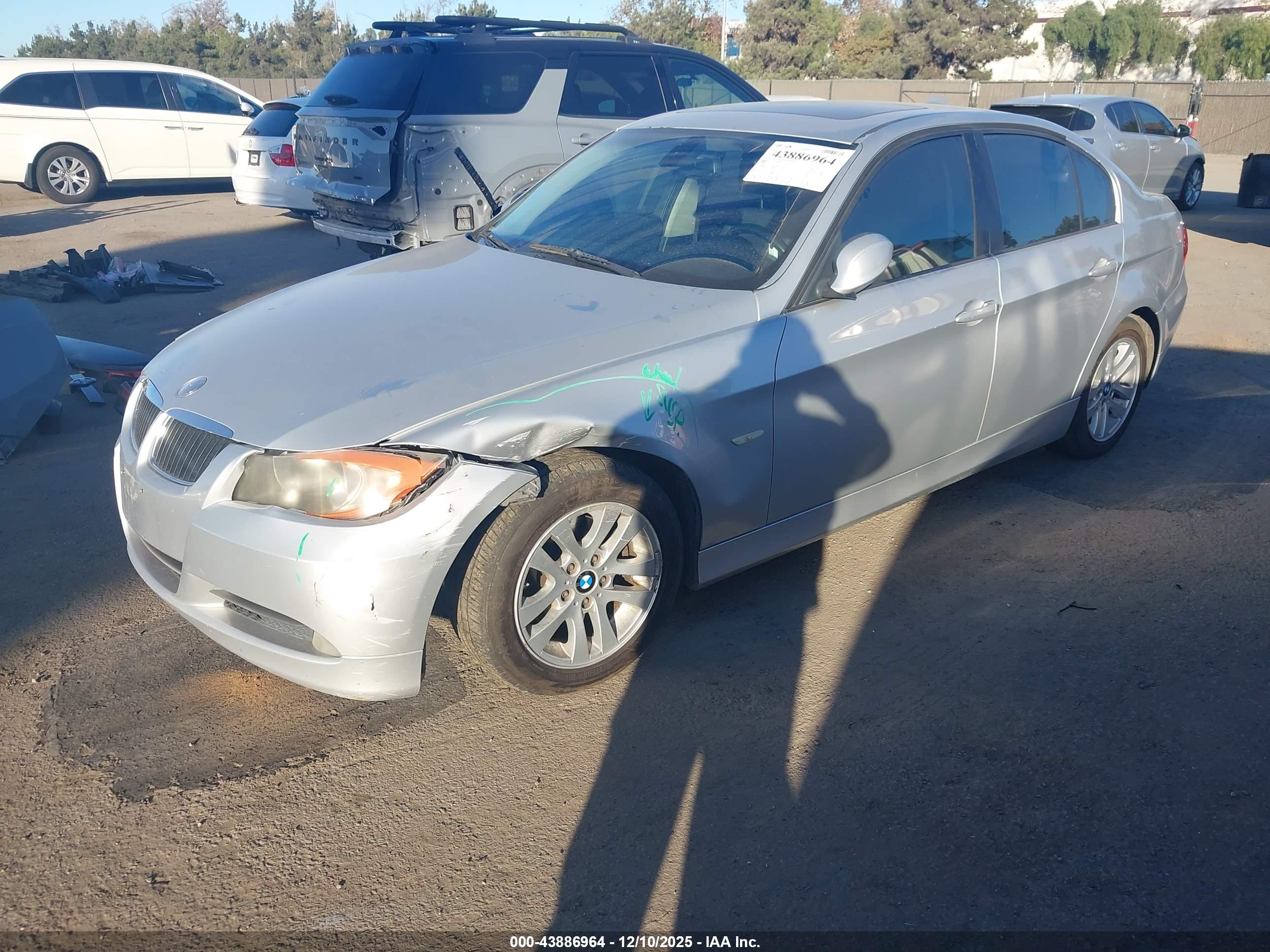 BMW 328I image 2