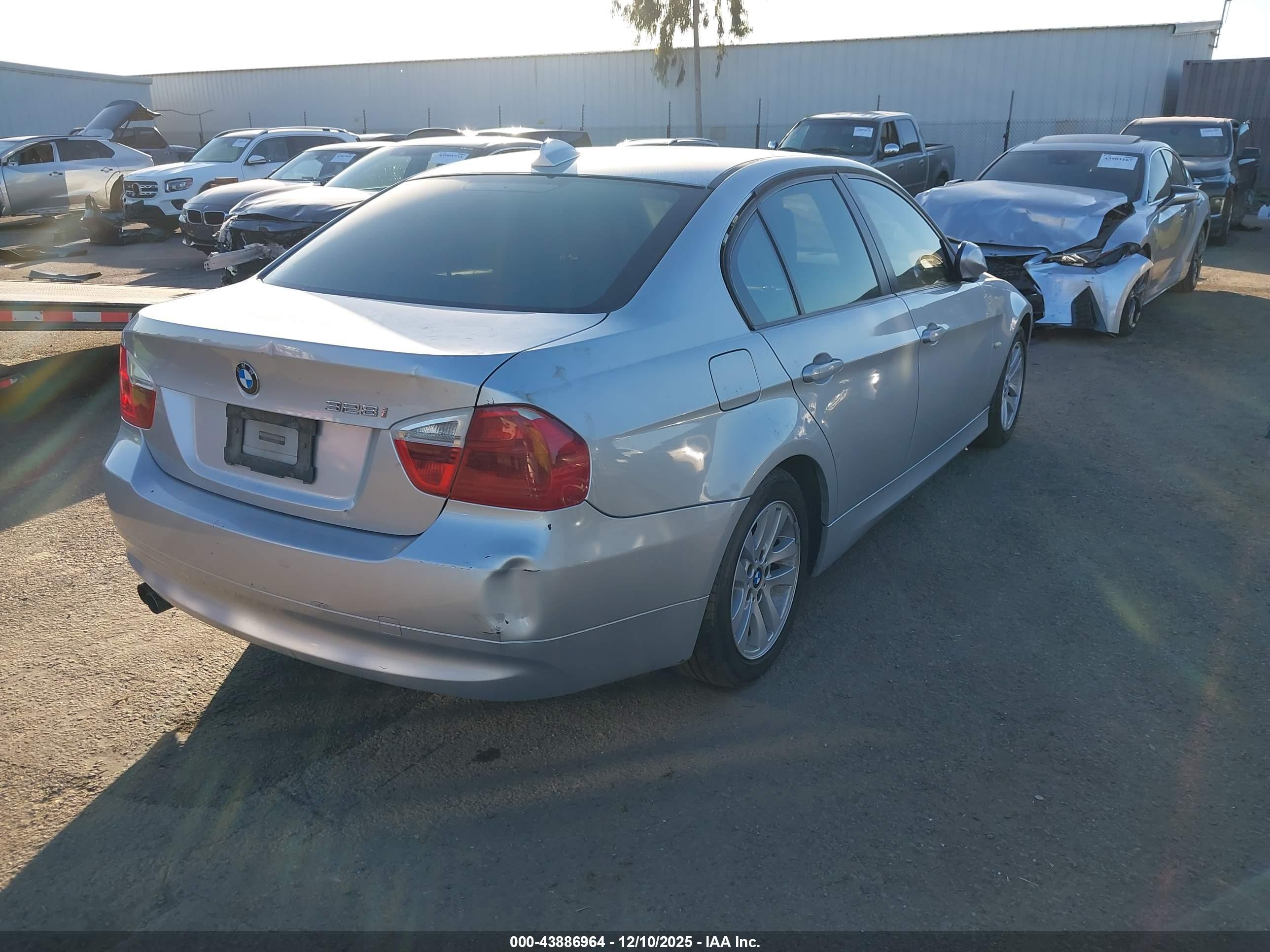 BMW 328I image 4
