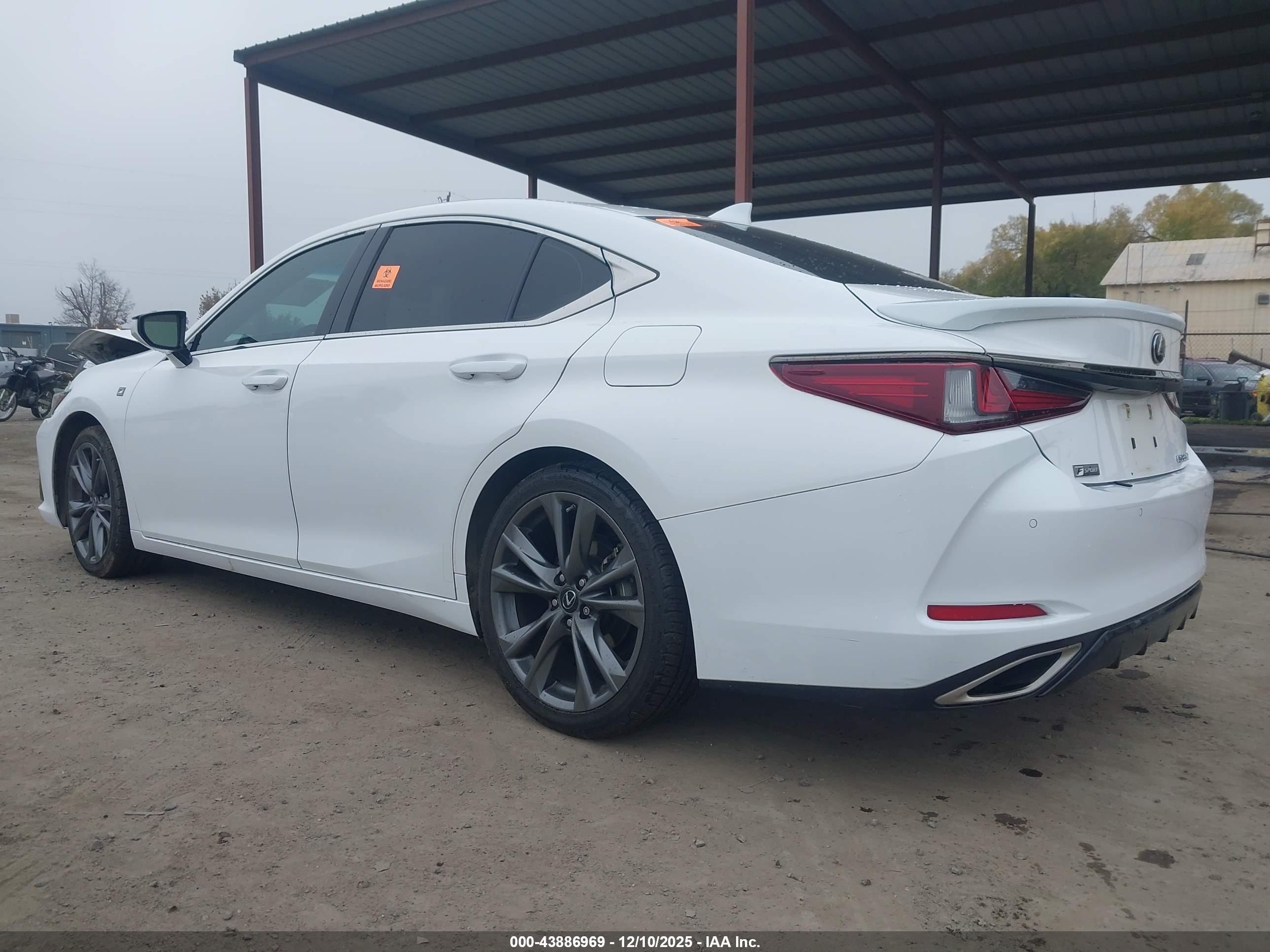 LEXUS ES image 3