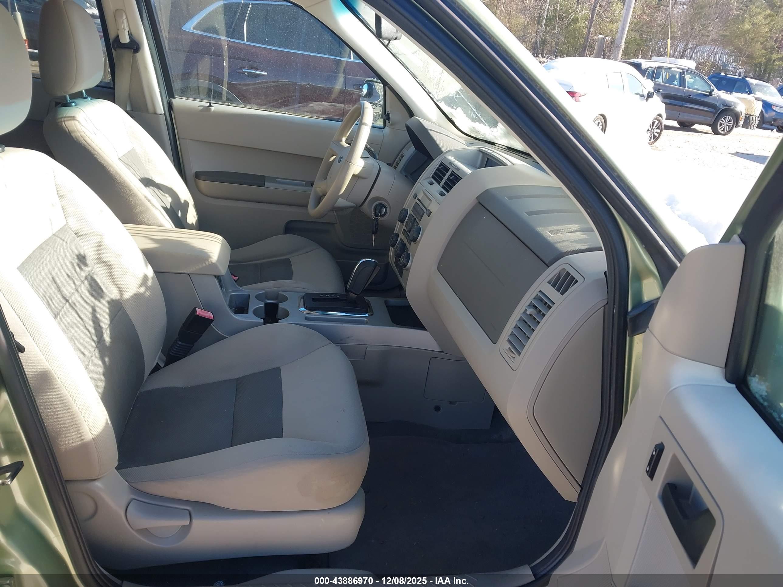 FORD ESCAPE image 5