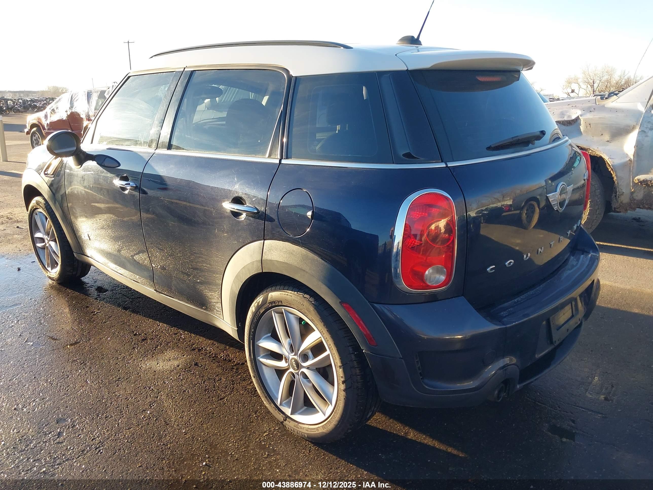 MINI COUNTRYMAN image 3