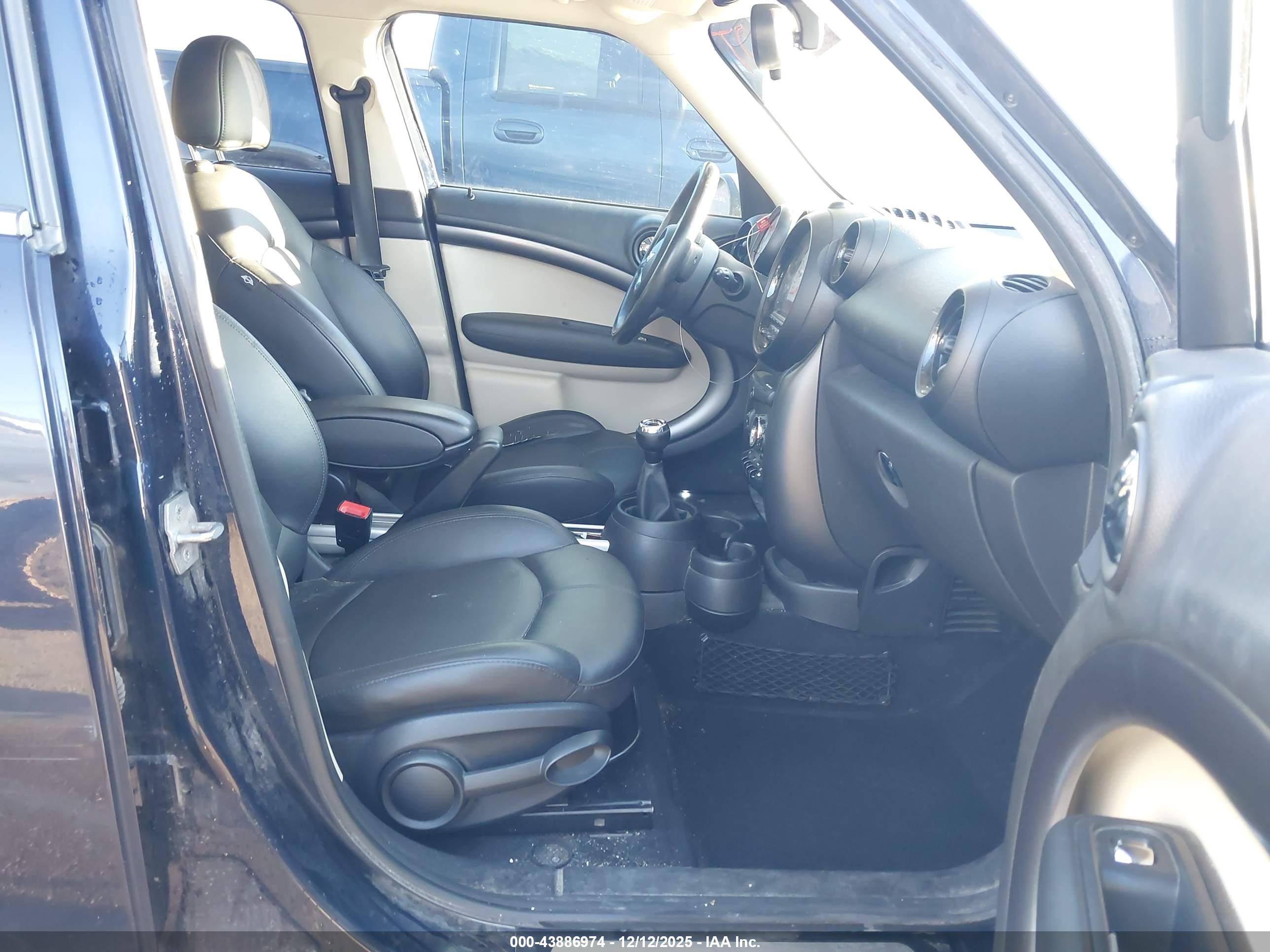 MINI COUNTRYMAN image 5